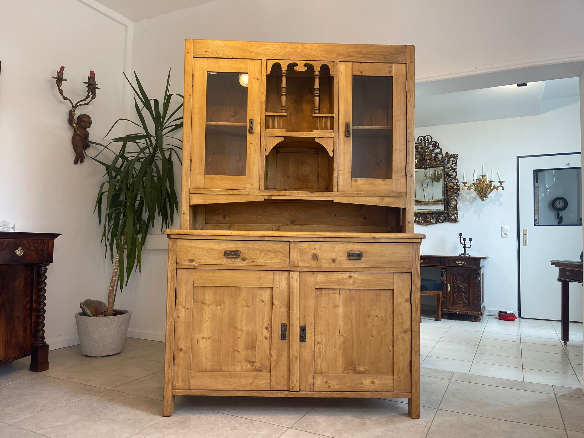 9b2bb750-2d0c-445b-af74-22cc9cbd58b5 Jugendstil Küchenbuffet Küchenschrank Küchenkredenz A4864