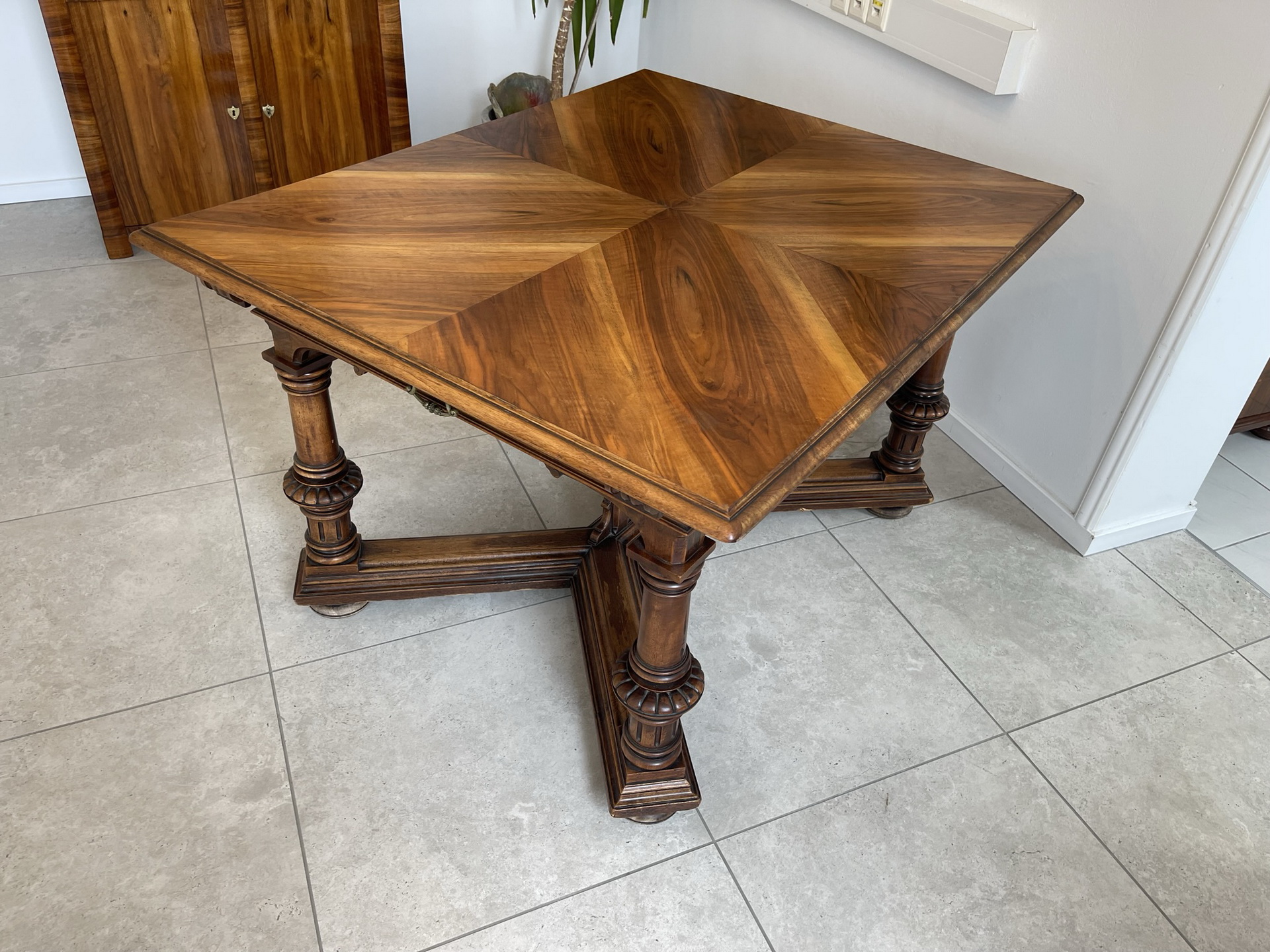 IMG_3350 Gründerzeit Esstisch Beistelltisch Antik Massiv Holz Original B1348