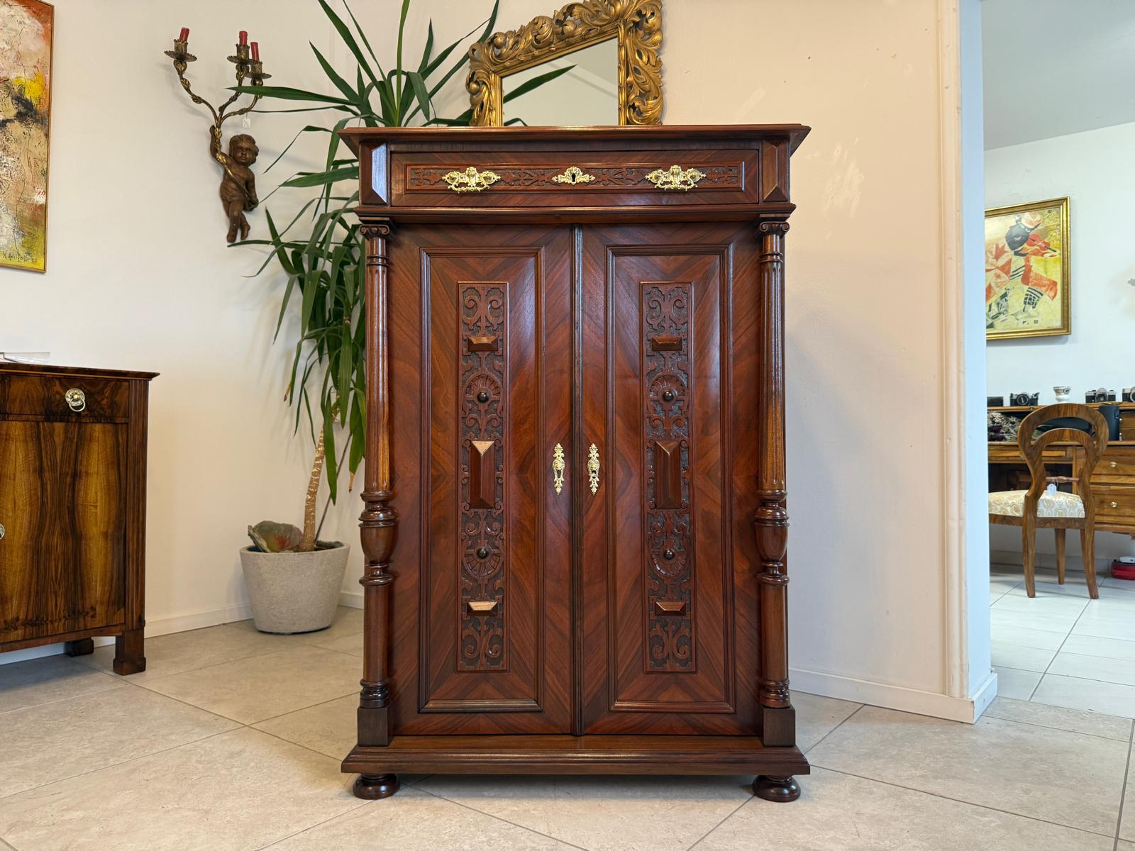 Restaurierte Gründerzeit Anrichte Vertiko Halbschrank Säulenanrichte G2083