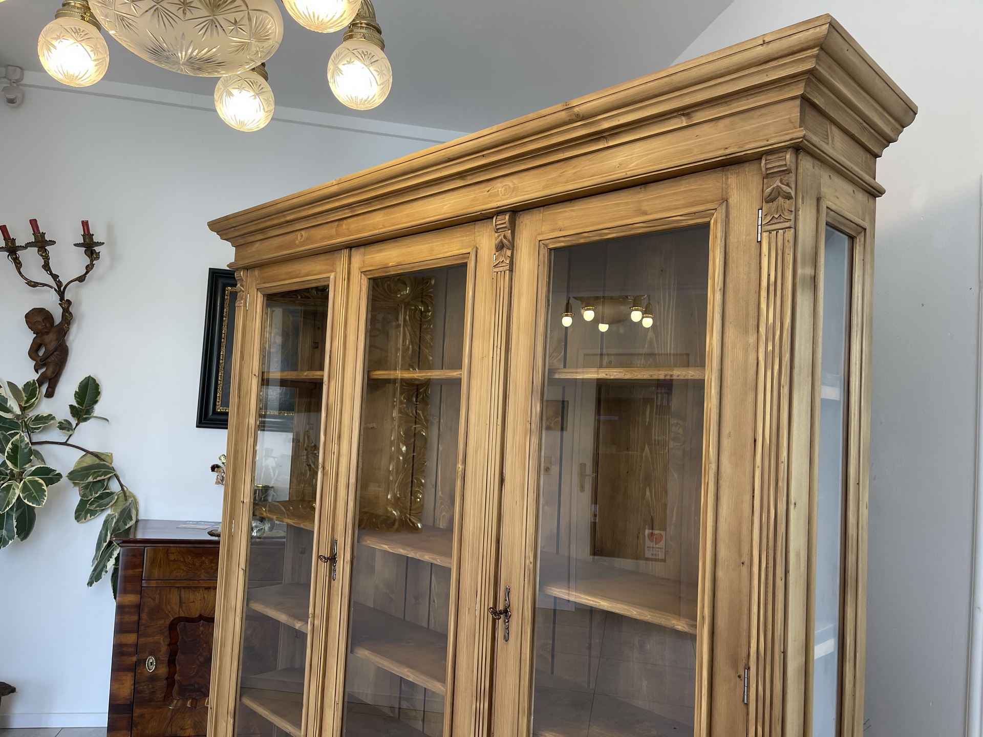 barock_59 Große Vitrine Bauernvitrine Naturholz Bücherschrank A4260