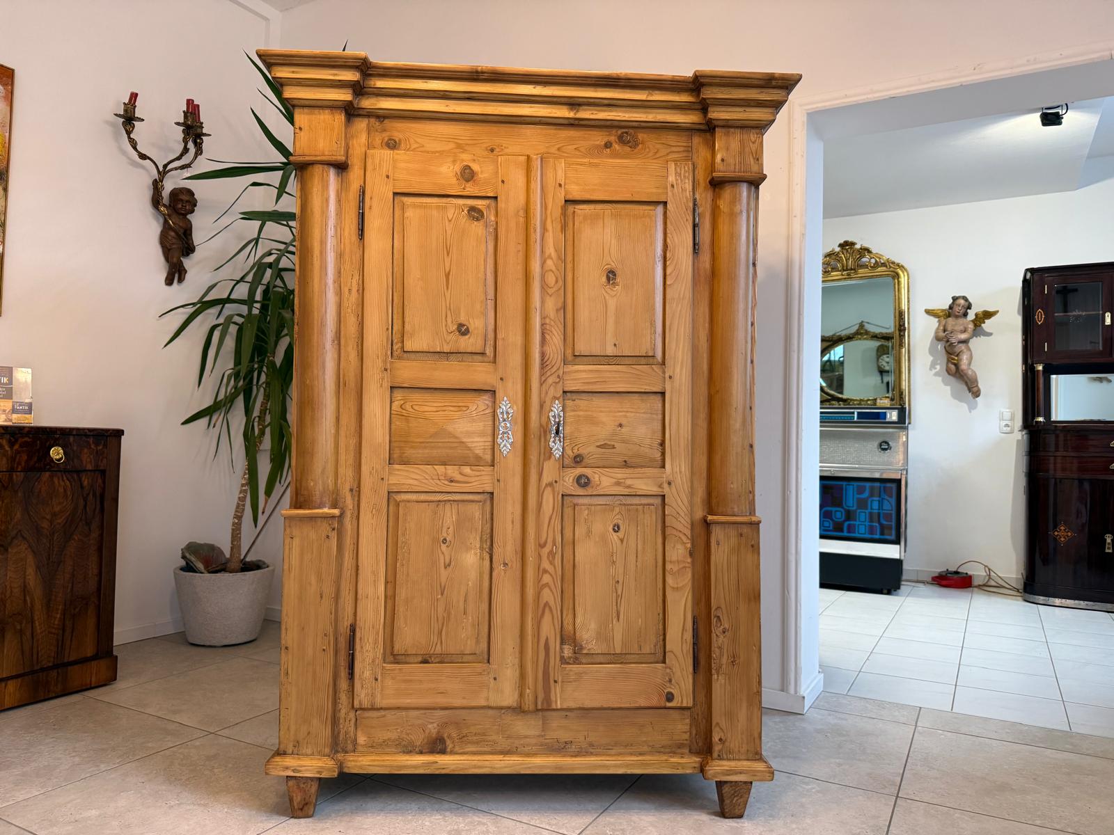 Originaler Bauernschrank Biedermeierschrank Hallenschrank Bauernkasten D1116