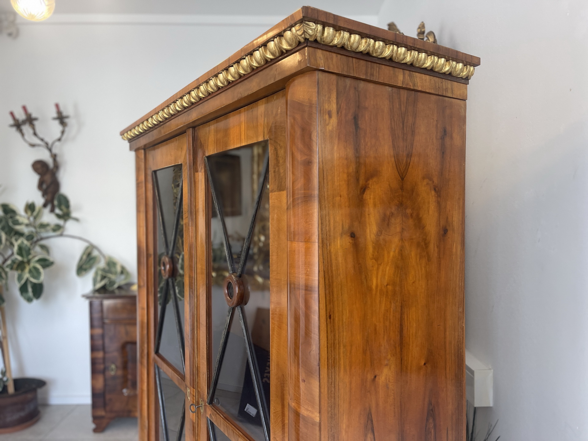 Sale Biedermeier Vitrine Bücherschrank Nussholz A4483