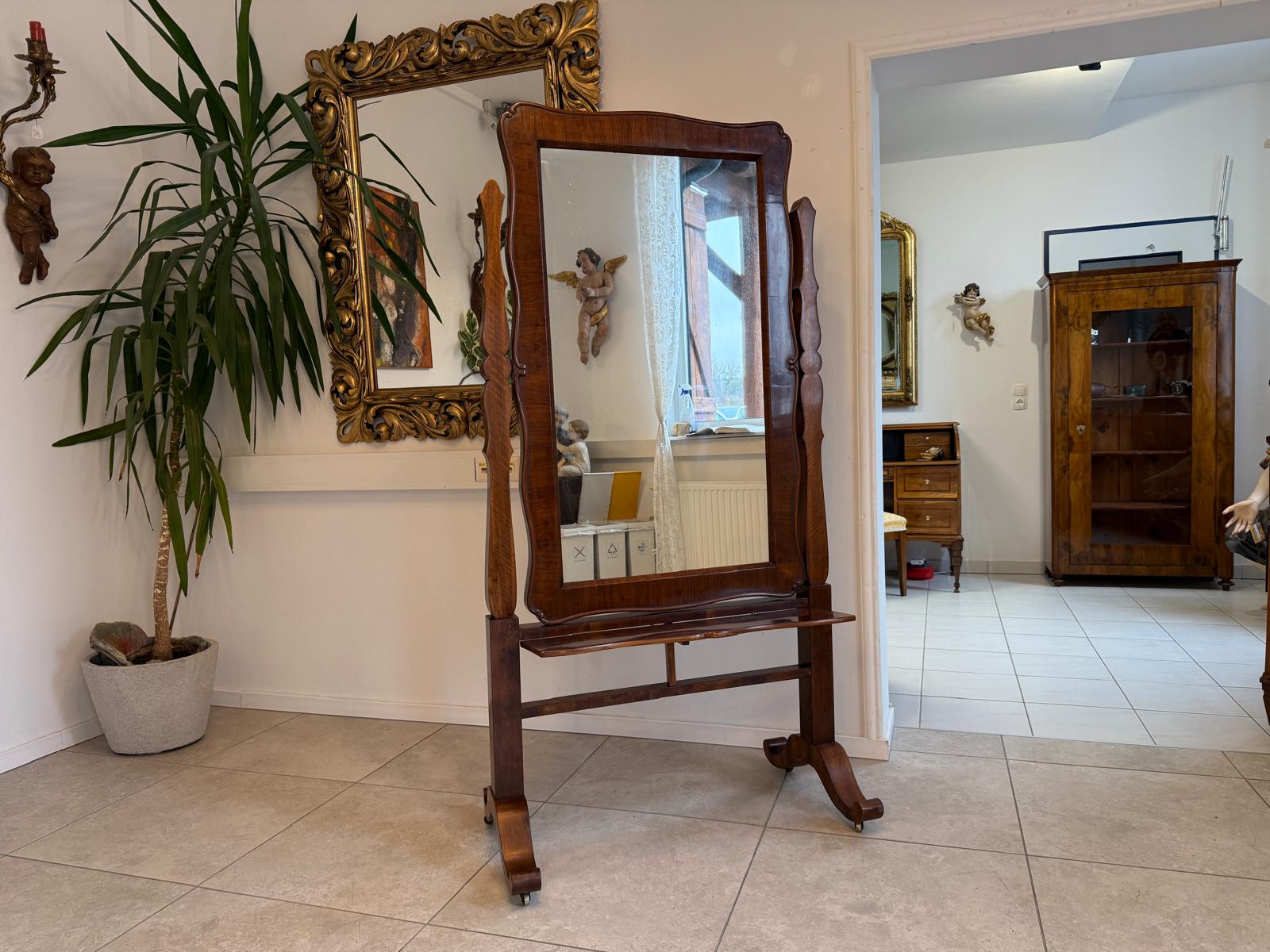 Restaurierter Biedermeier Schneiderspiegel  Nussholz Furniert Antiquität G2266