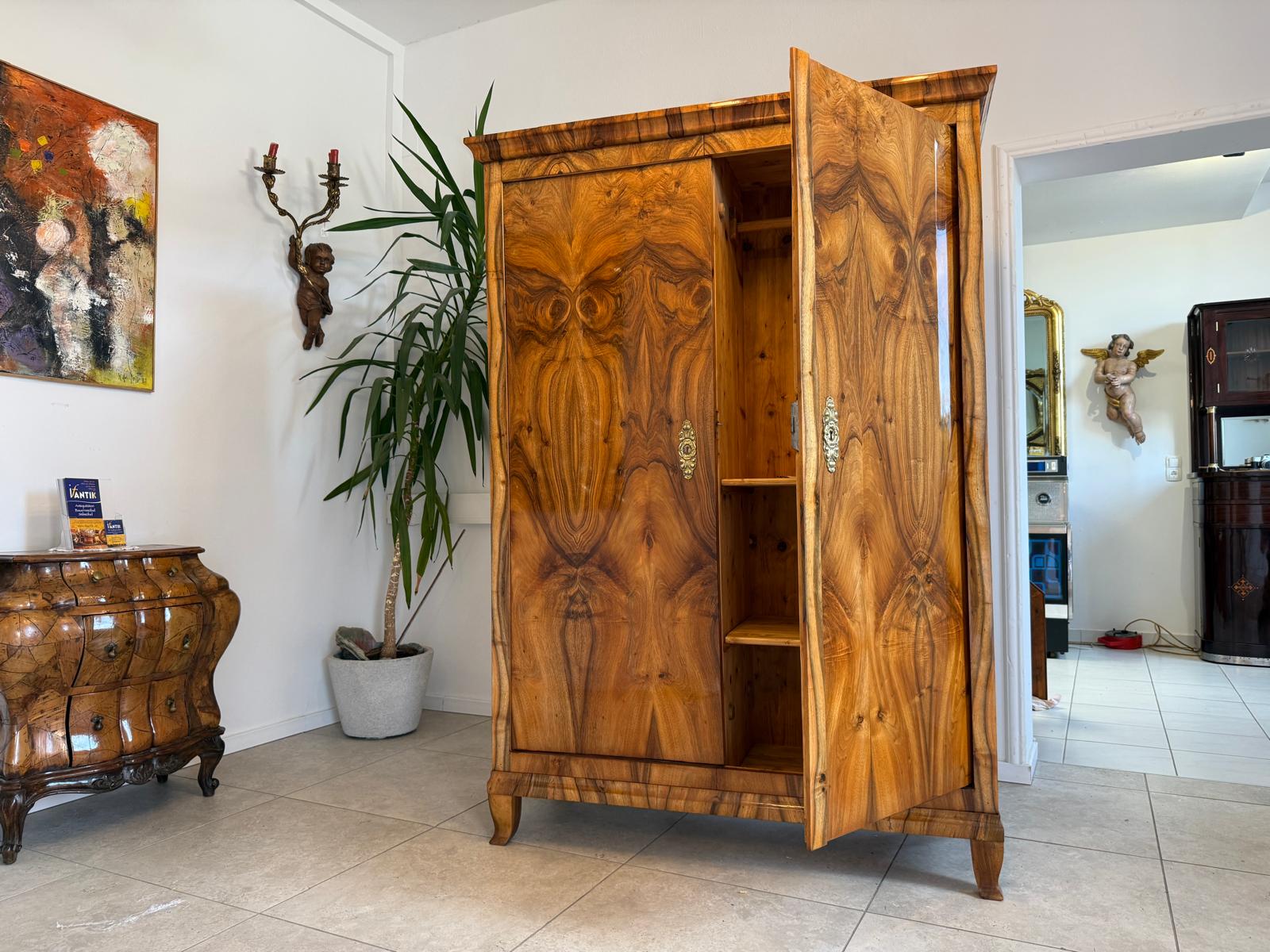 Sale Restaurierter Hallenschrank Biedermeier Schrank Kasten Antiquität D1178