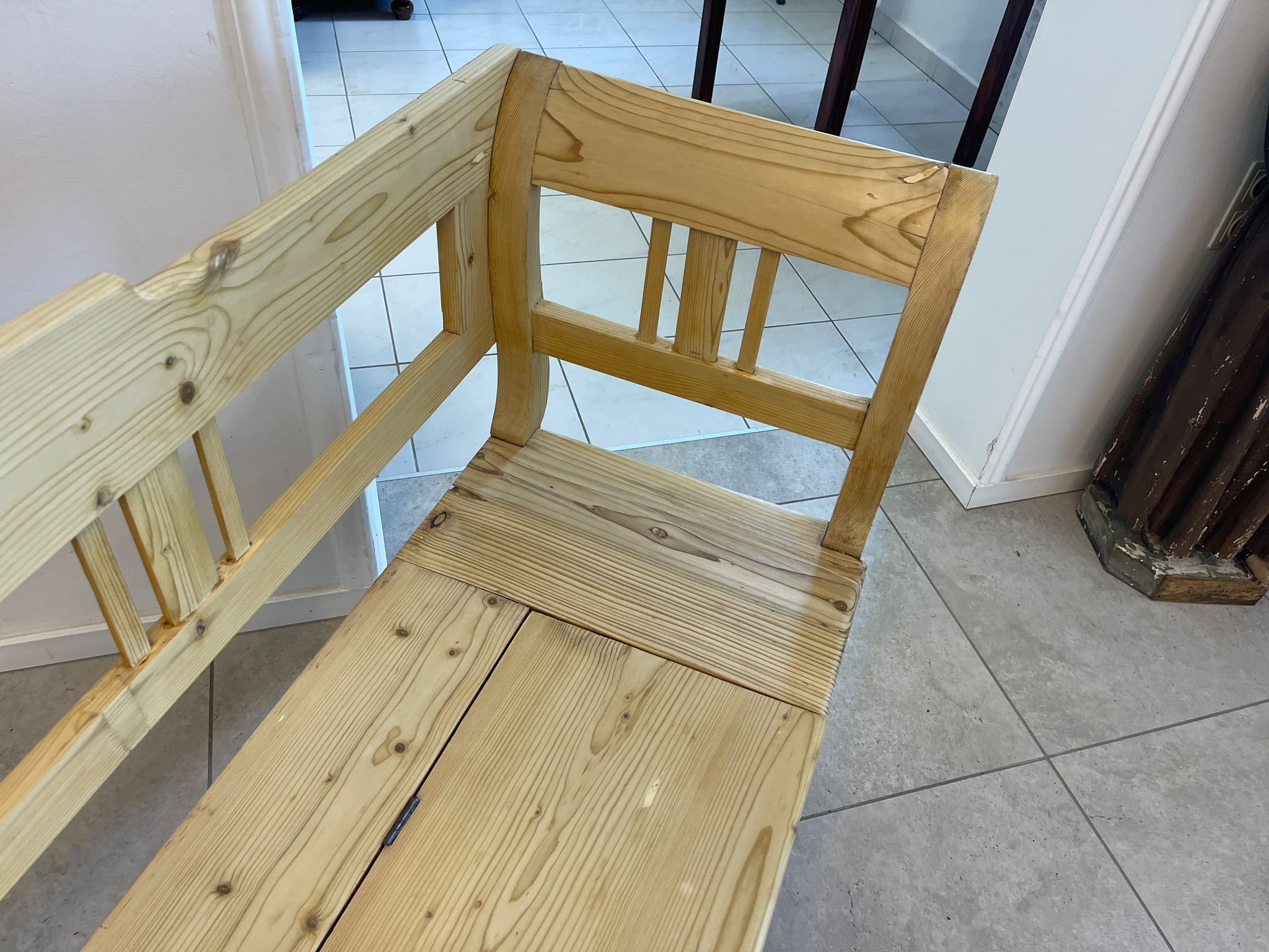 5c67594e-0fe6-42db-9a30-15fb096c71ac Truhenbank Biedermeier Bank Landhausbank Provinziell A4900