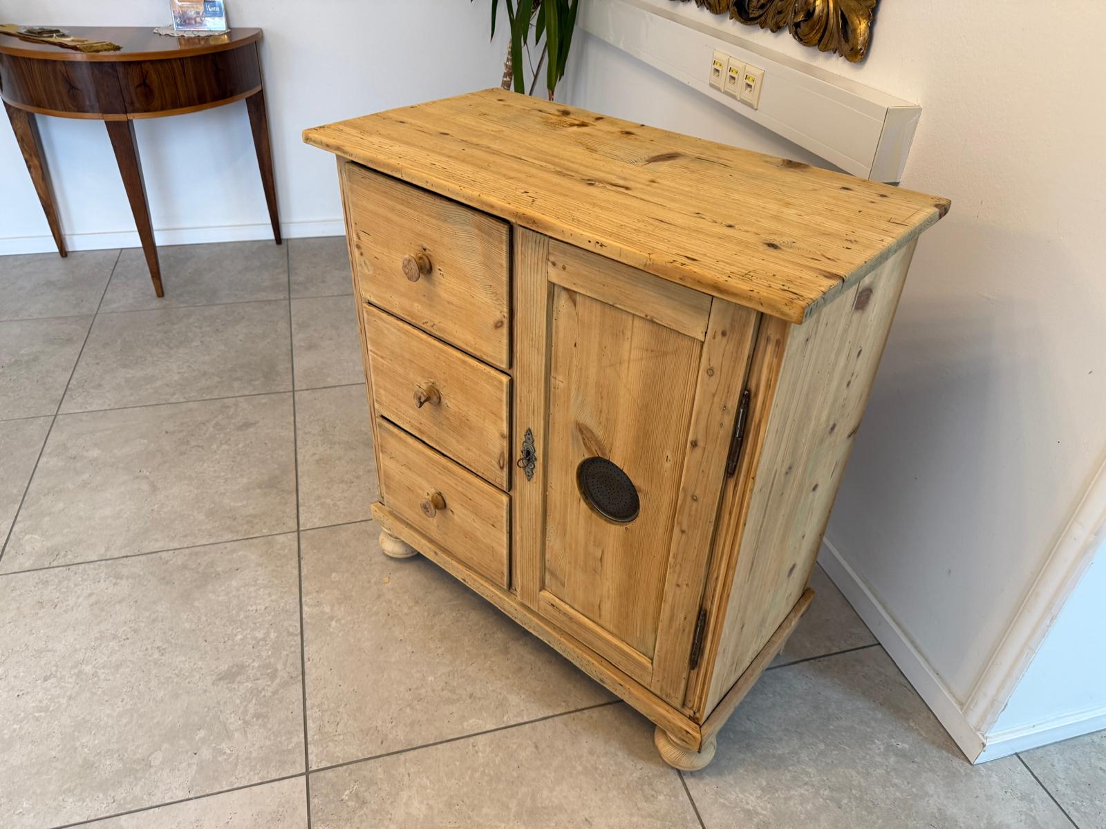 Uriger Biedermeier  Brotschrank Almerschrank Vorratskasten Kasten Antik G2300