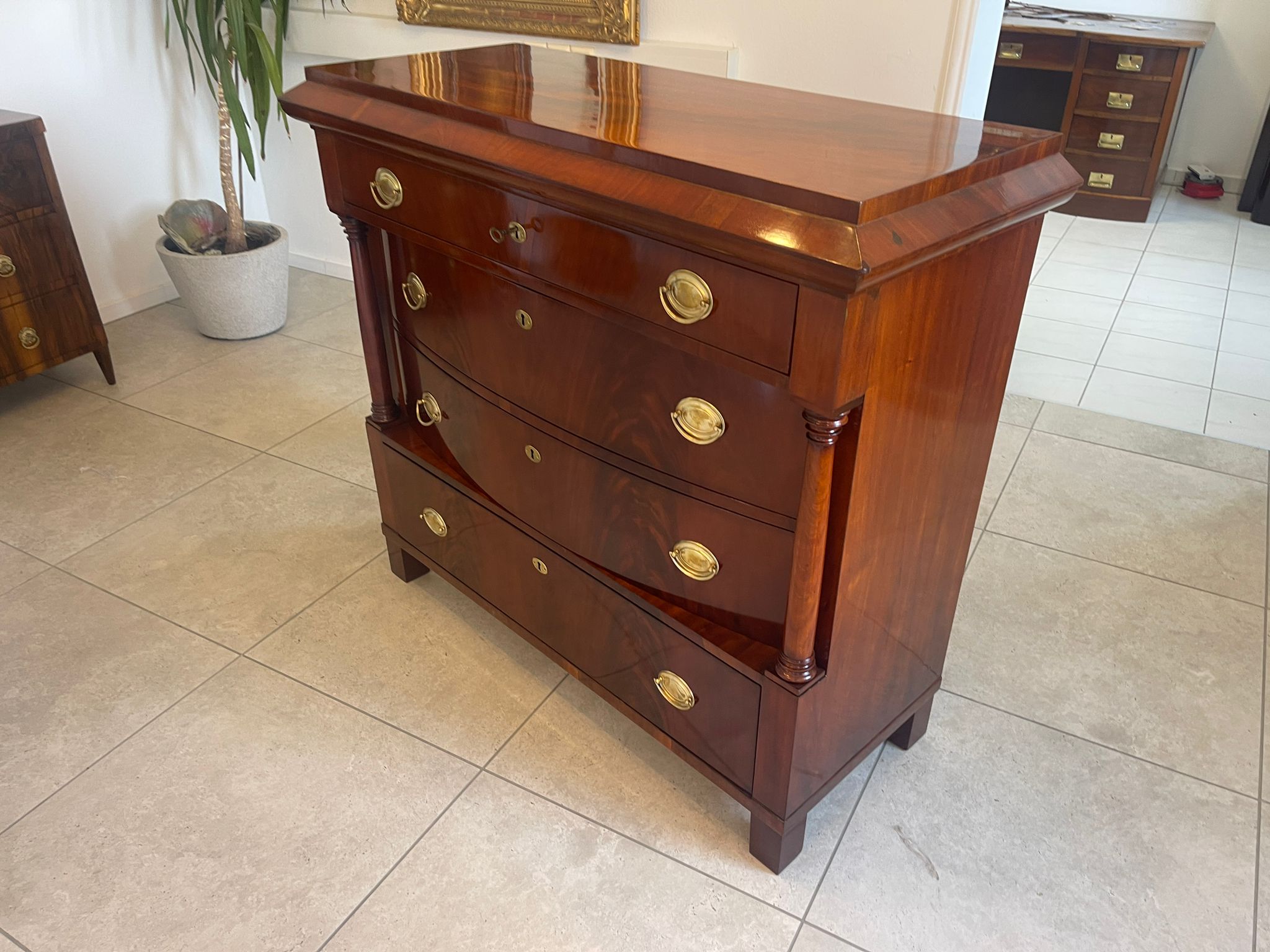 e947e838-268c-439a-b41d-4e5837f45339 Sale Restaurierte Biedermeier Kommode Säulen A4629