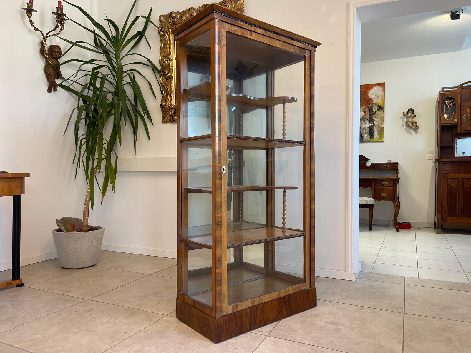 Originale Biedermeier Vitrinenschrank Glasschrank Nussholz Antiquität G1307
