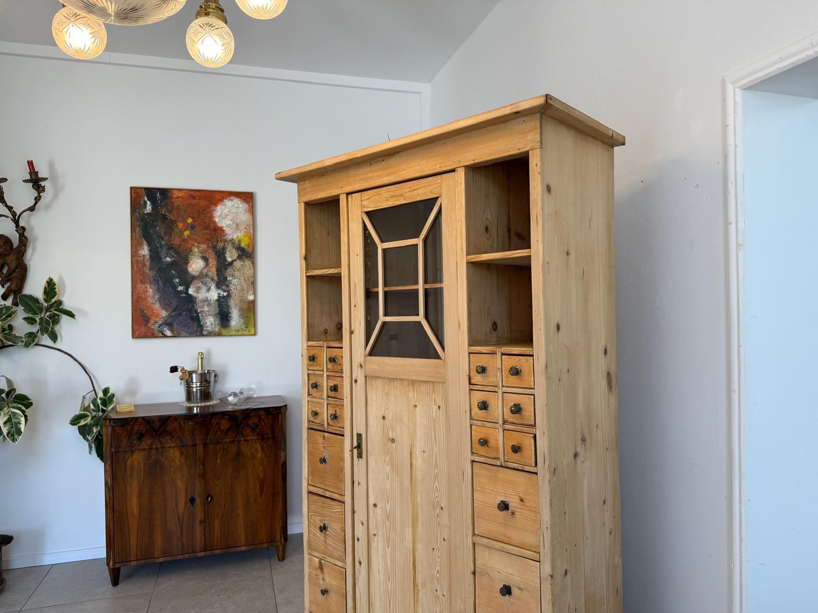 Uriger Speiskasten Ladenschrank Kräuterschrank Fichtenholz Antik G2016