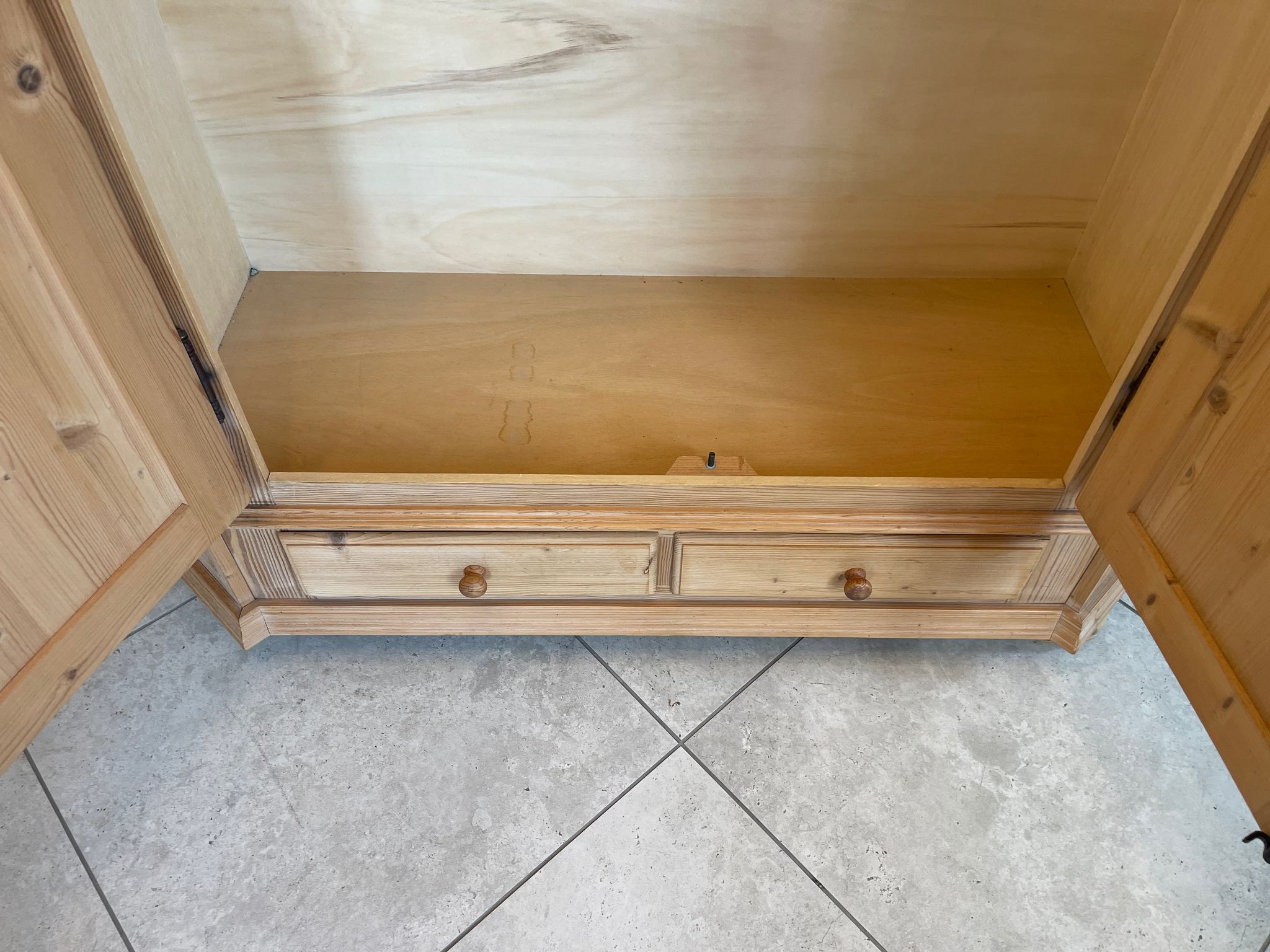 Bäuerlicher Schrank Bauernschrank Landhausschrank Barockstil G1579