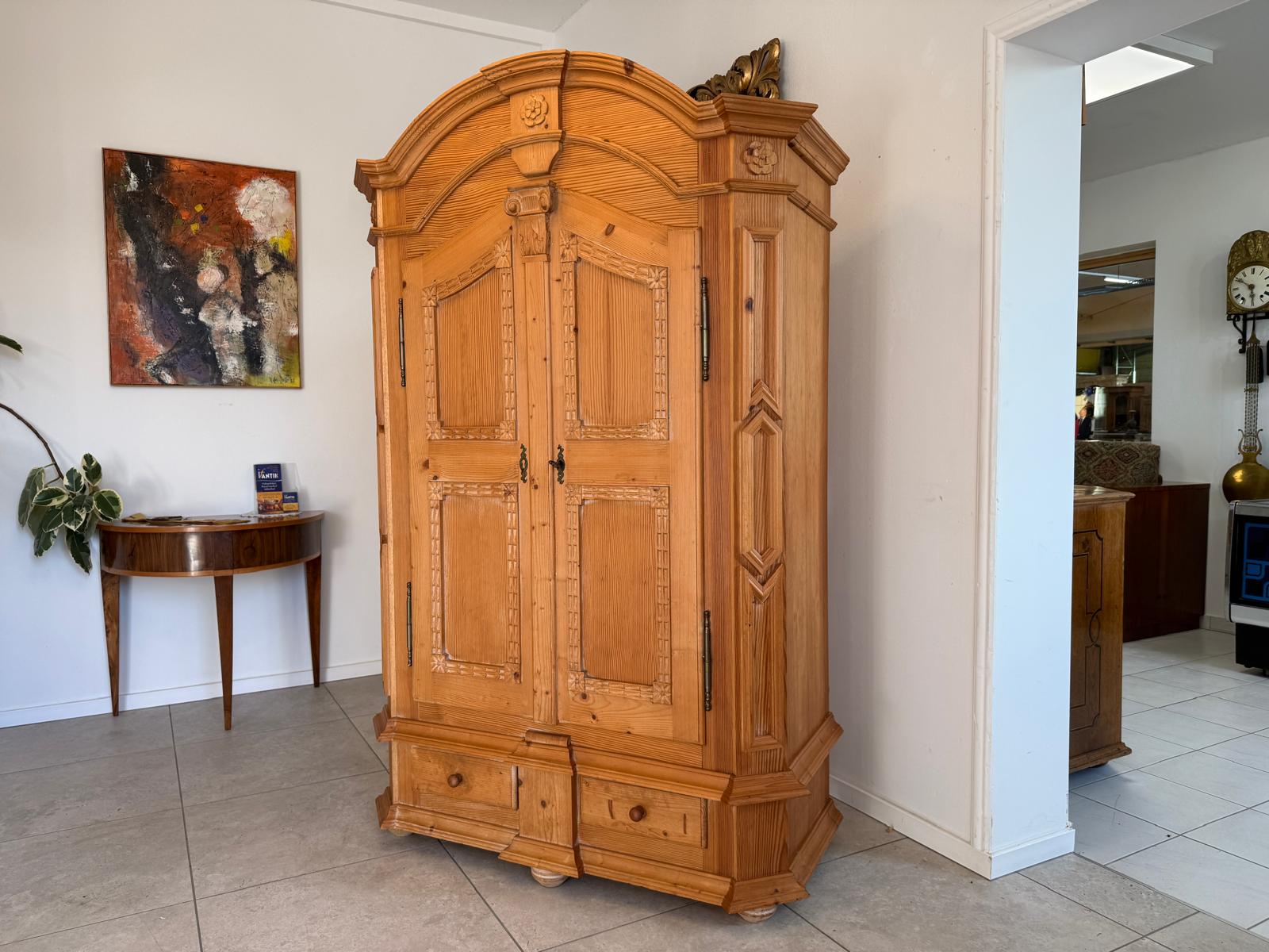 Bauernschrank Landhausschrank Barockstil Kleiderkasten Weichholz Alt & Antik G1051