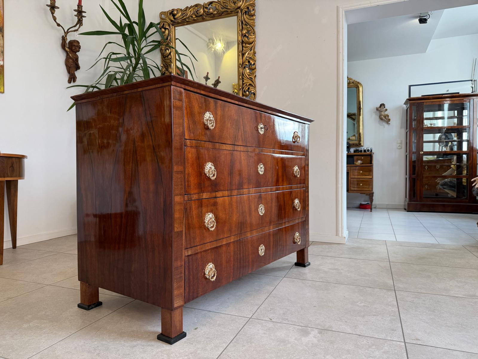 Restaurierte Biedermeier Kommode 4 Ladenkommode Nussholz G2210