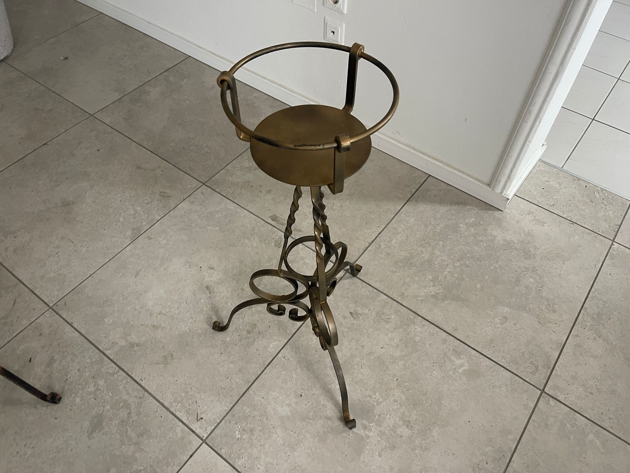 Schmiedeeisernes Postament Blumentisch Postament G1227