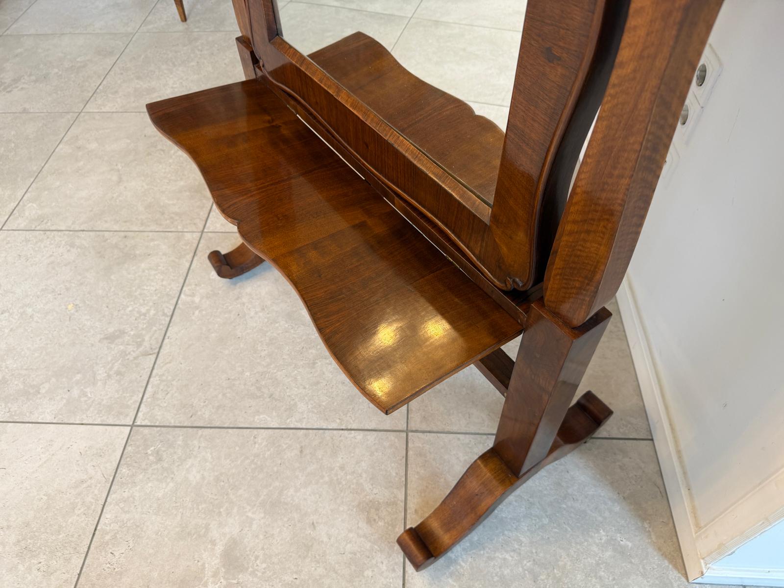 Restaurierter Biedermeier Schneiderspiegel  Nussholz Furniert Antiquität G2266