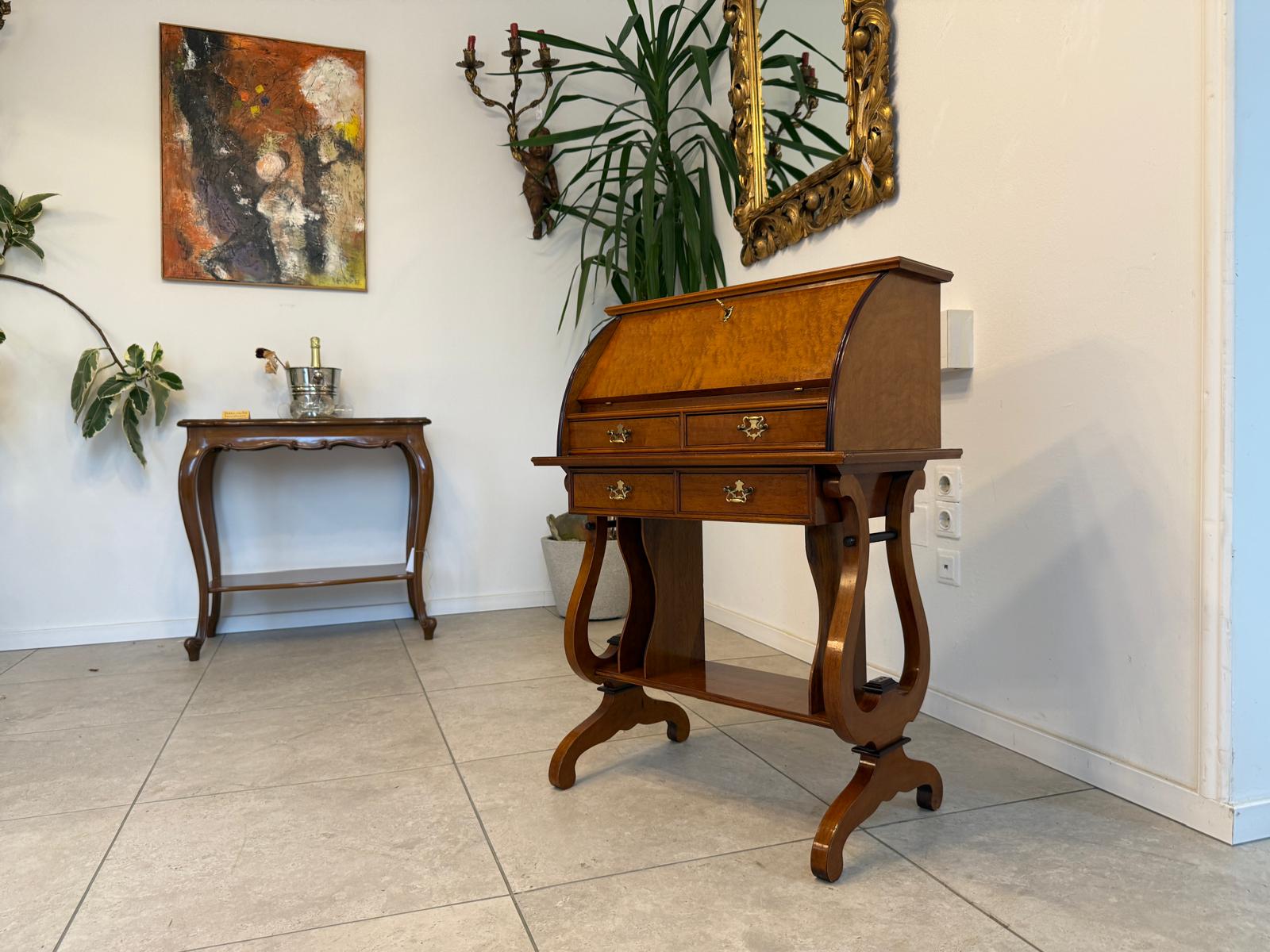 Zierlicher Barocker Sekretär Schreibtisch Wurzelholz G1809