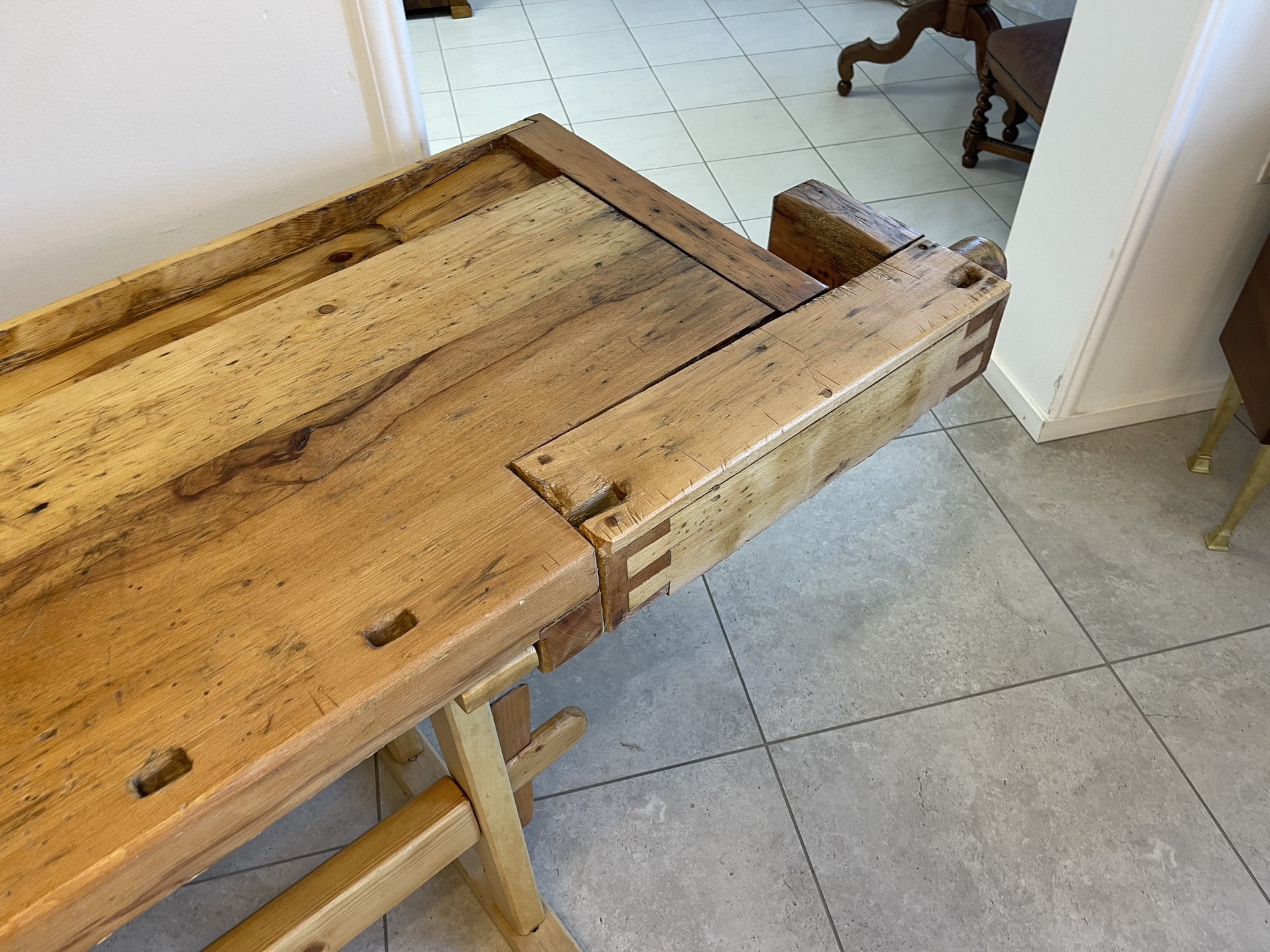 Bauernschrank-48 Sale Original Hobelbank, Werkbank, Designertisch B1925