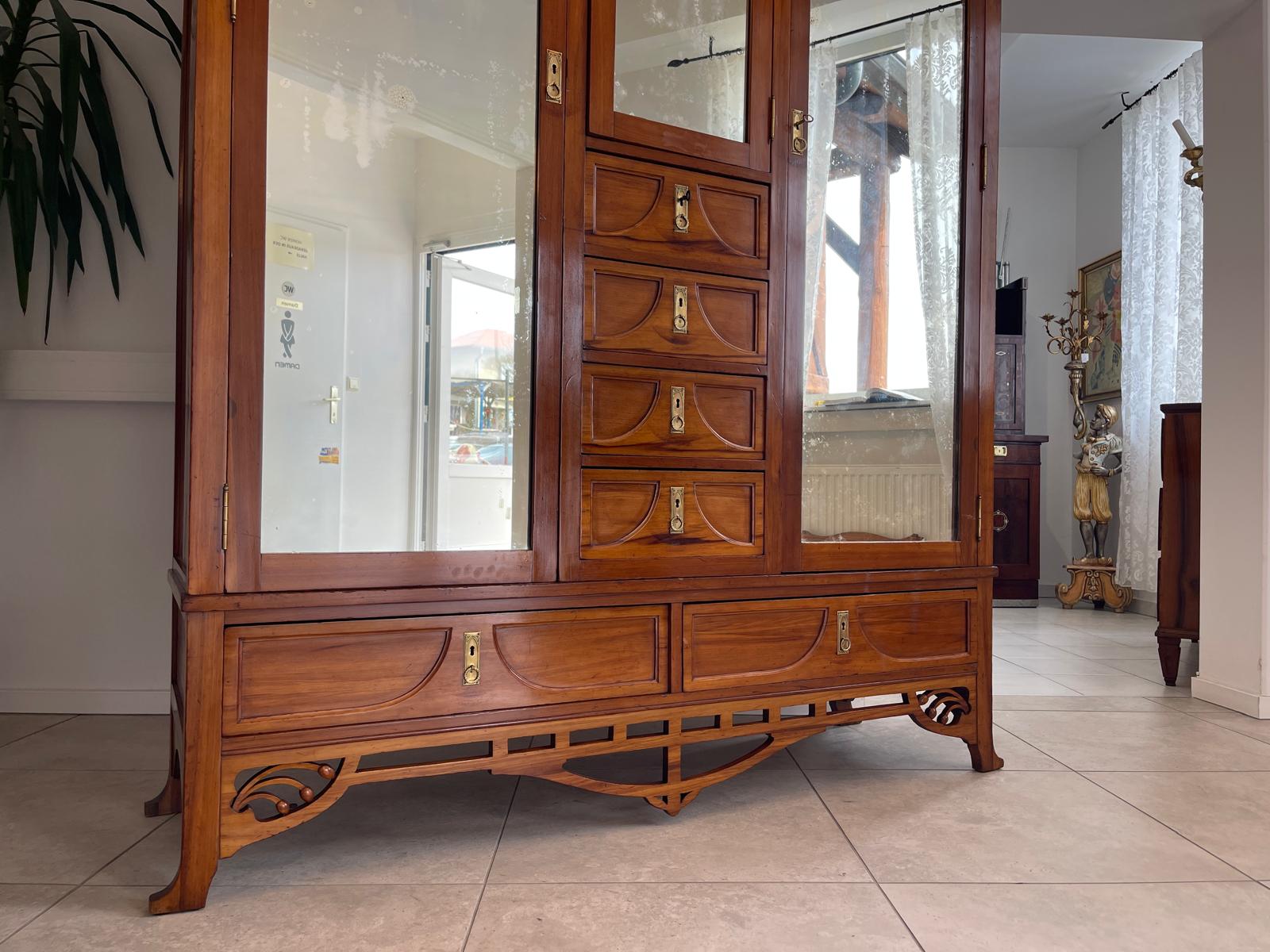 Geräumiger Jugendstil Glasschrank Kleiderkasten Schrank Garderobenschrank G1351
