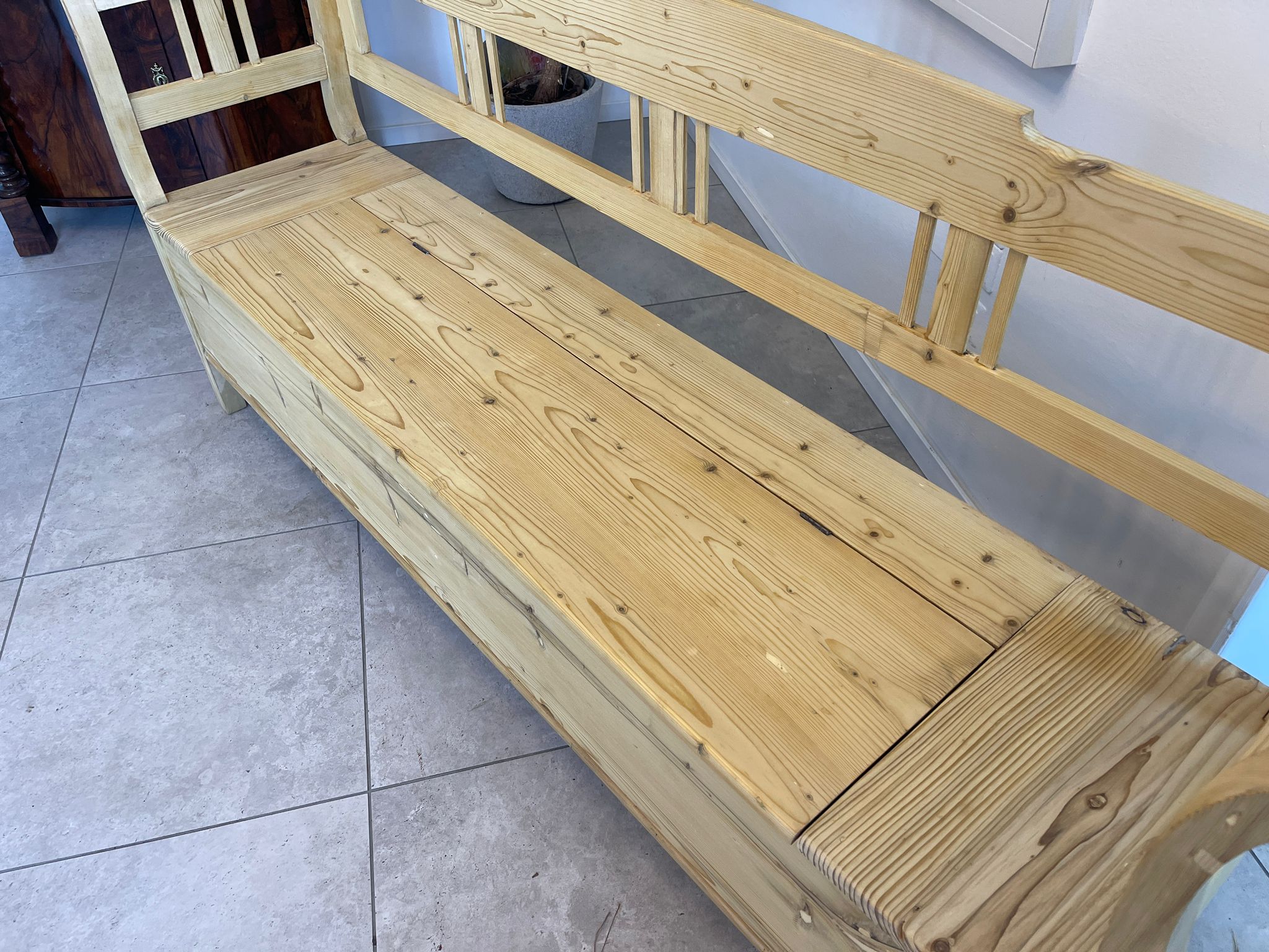 2f793496-45ba-4ce0-81ba-080b5856b197 Truhenbank Biedermeier Bank Landhausbank Provinziell A4900