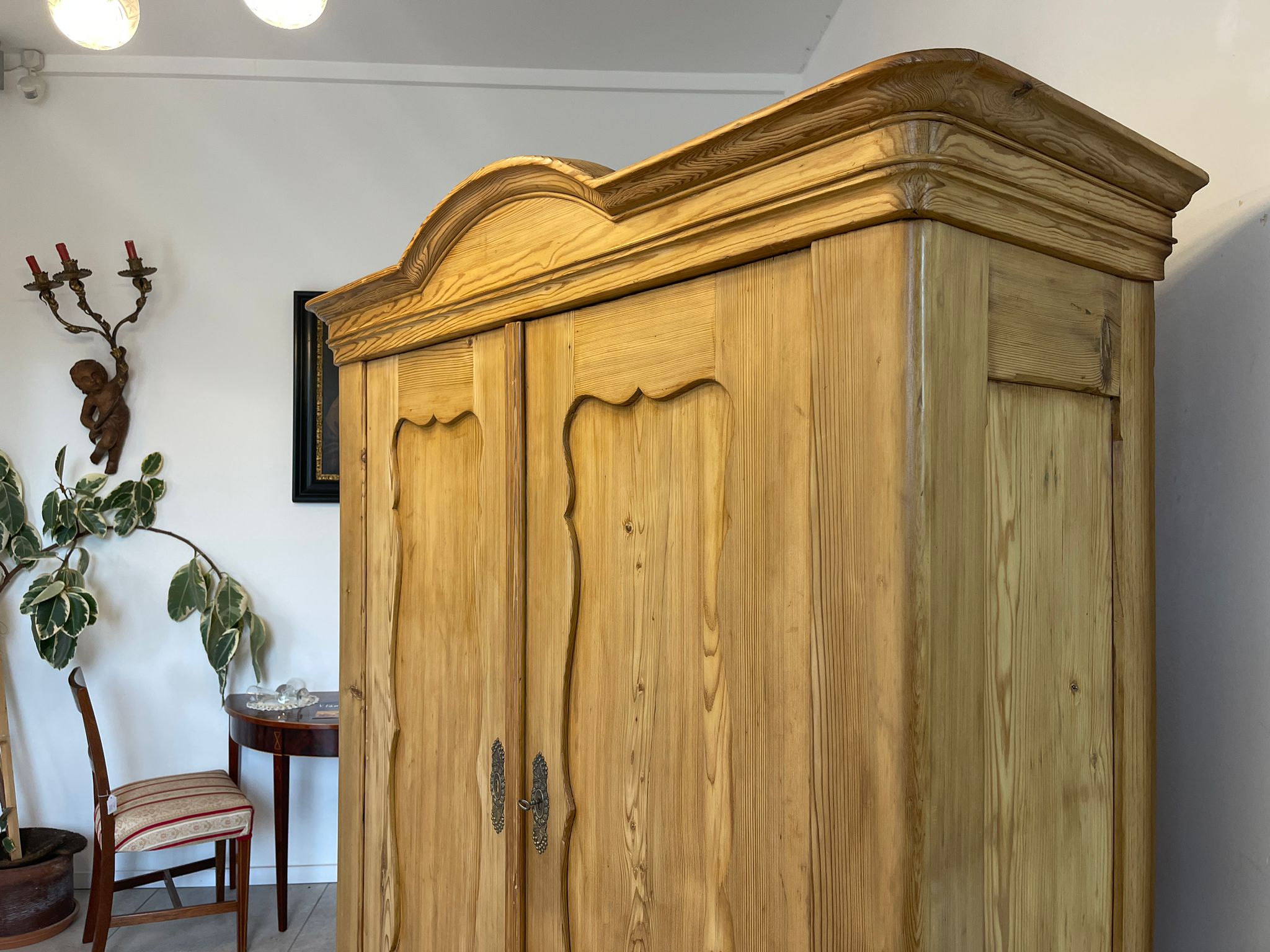 249ad1ef-b380-43e9-9ace-a29e43cc89bd originaler Bauernschrank Biedermeierschrank Hallenschrank A5097