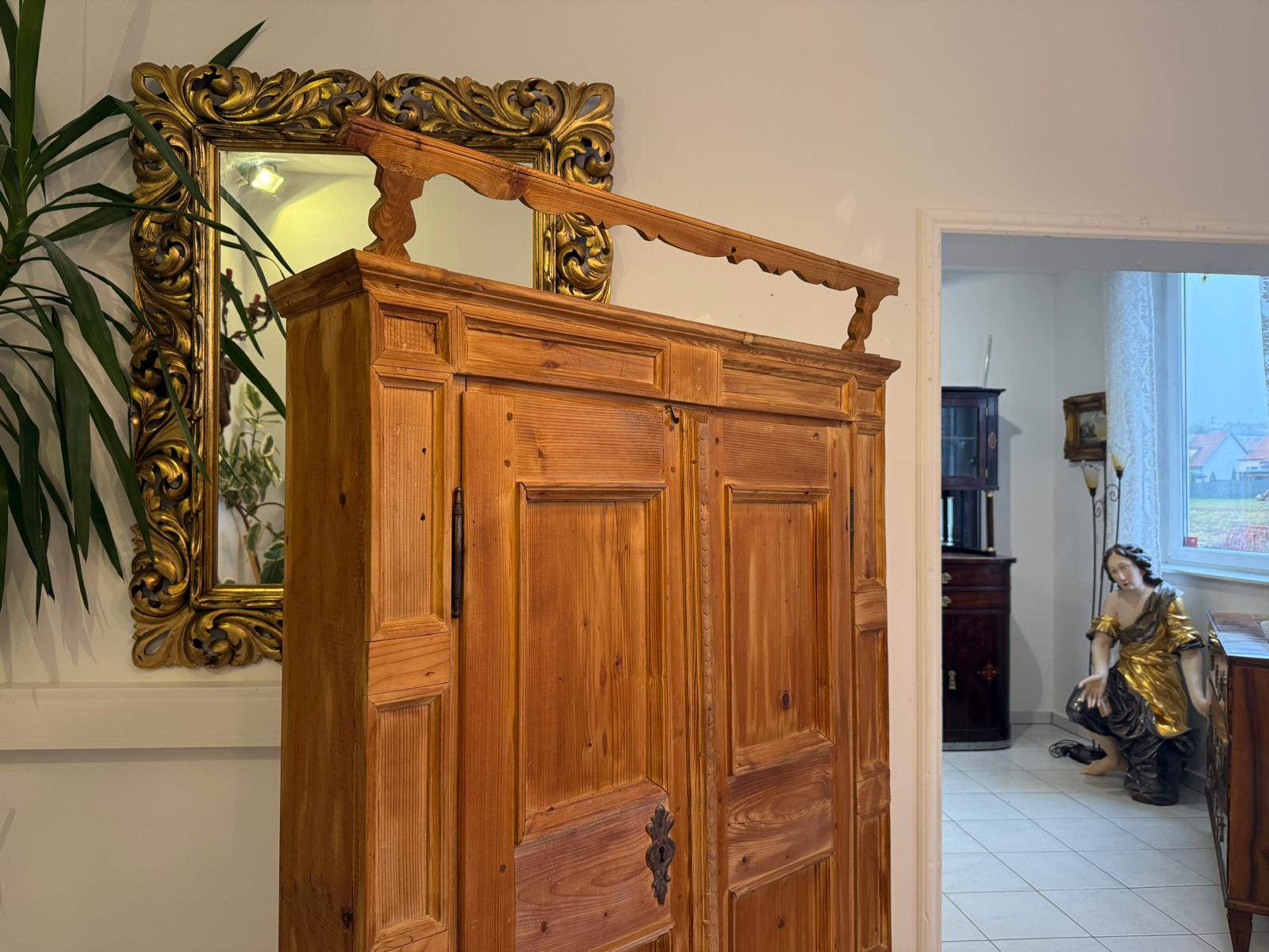 Uriger Brotschrank Almerschrank Vorratsschrank Bauernkasten Antik D1055