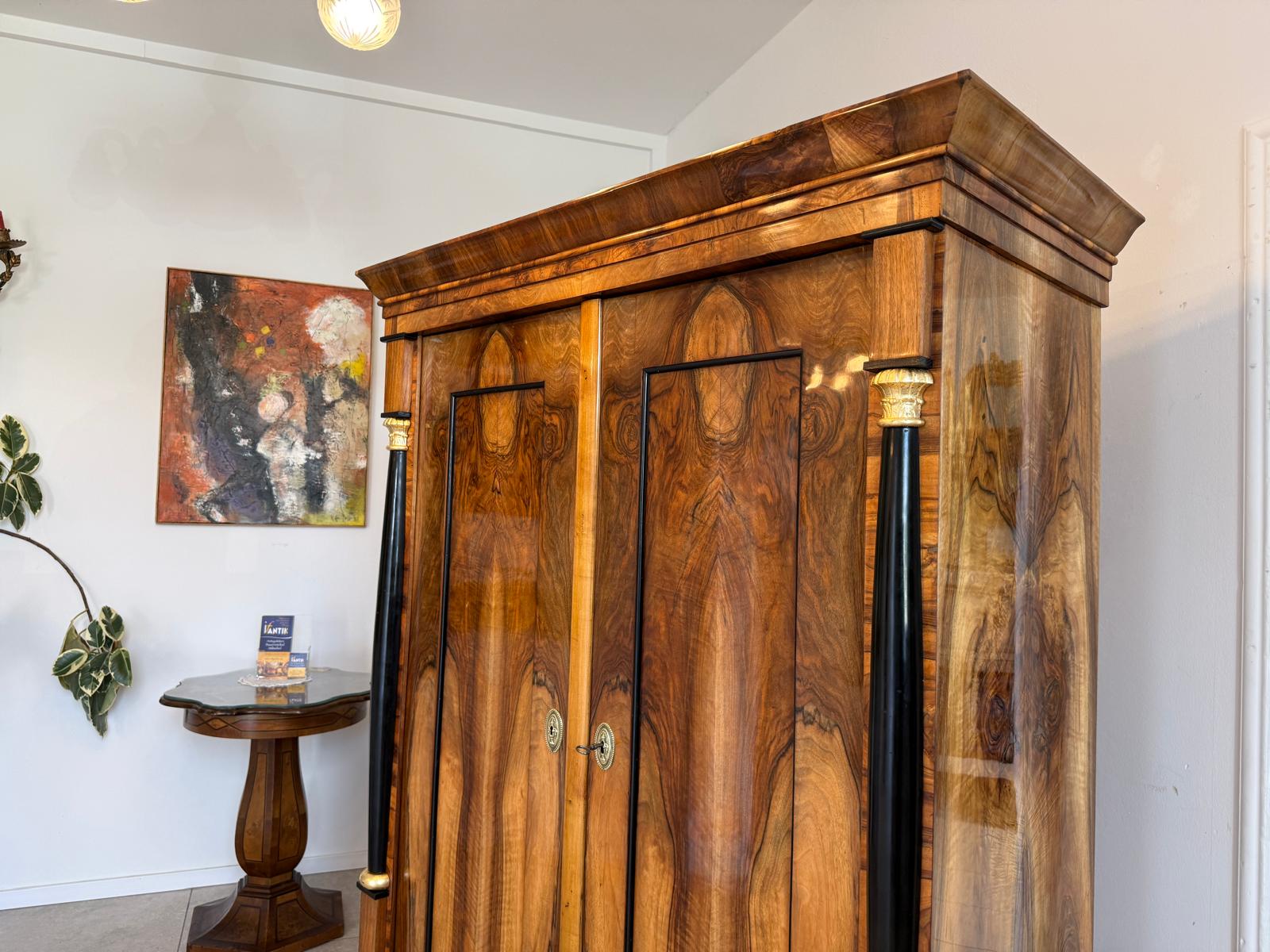 Sale Empire Schrank Säulenschrank Nussholz Restauriert Antiquität Marketiert D2373