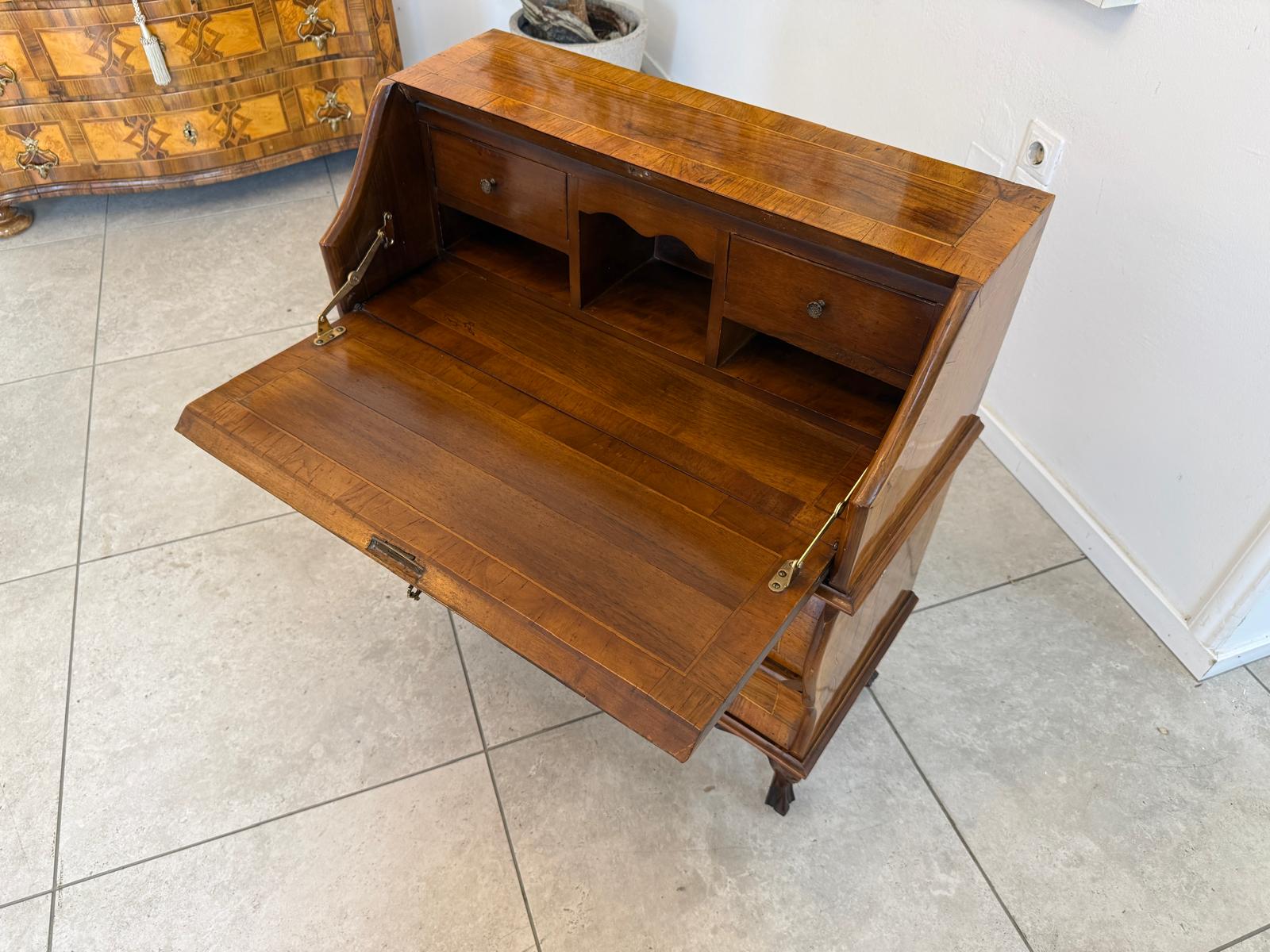 Sekretär Schreibsekretär Barockstil Stilmöbel Italien D2812