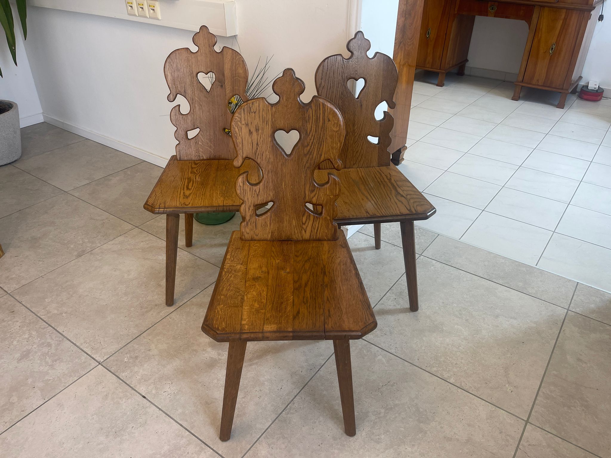 d1e6ed2d-3e3c-4a4c-8f63-878d90b7f655 3 alte Bauernsessel Stuhl Landhaussessel A4690