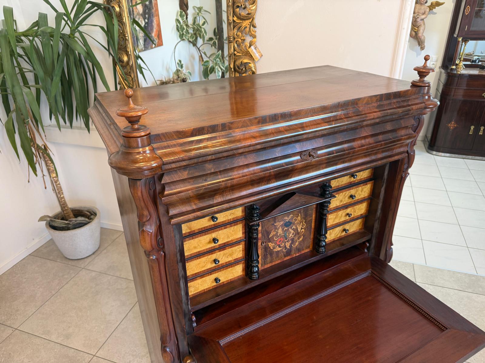 Sale Restaurierter Biedermeier Sekretär Schreibpult Nussholz D2905