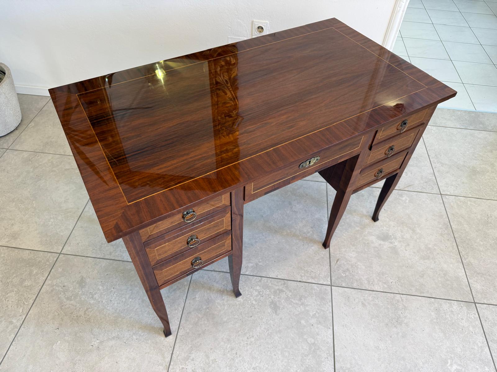 Schreibtisch Biedermeier Stil Sekretär aus Nussholz Furnier D2914