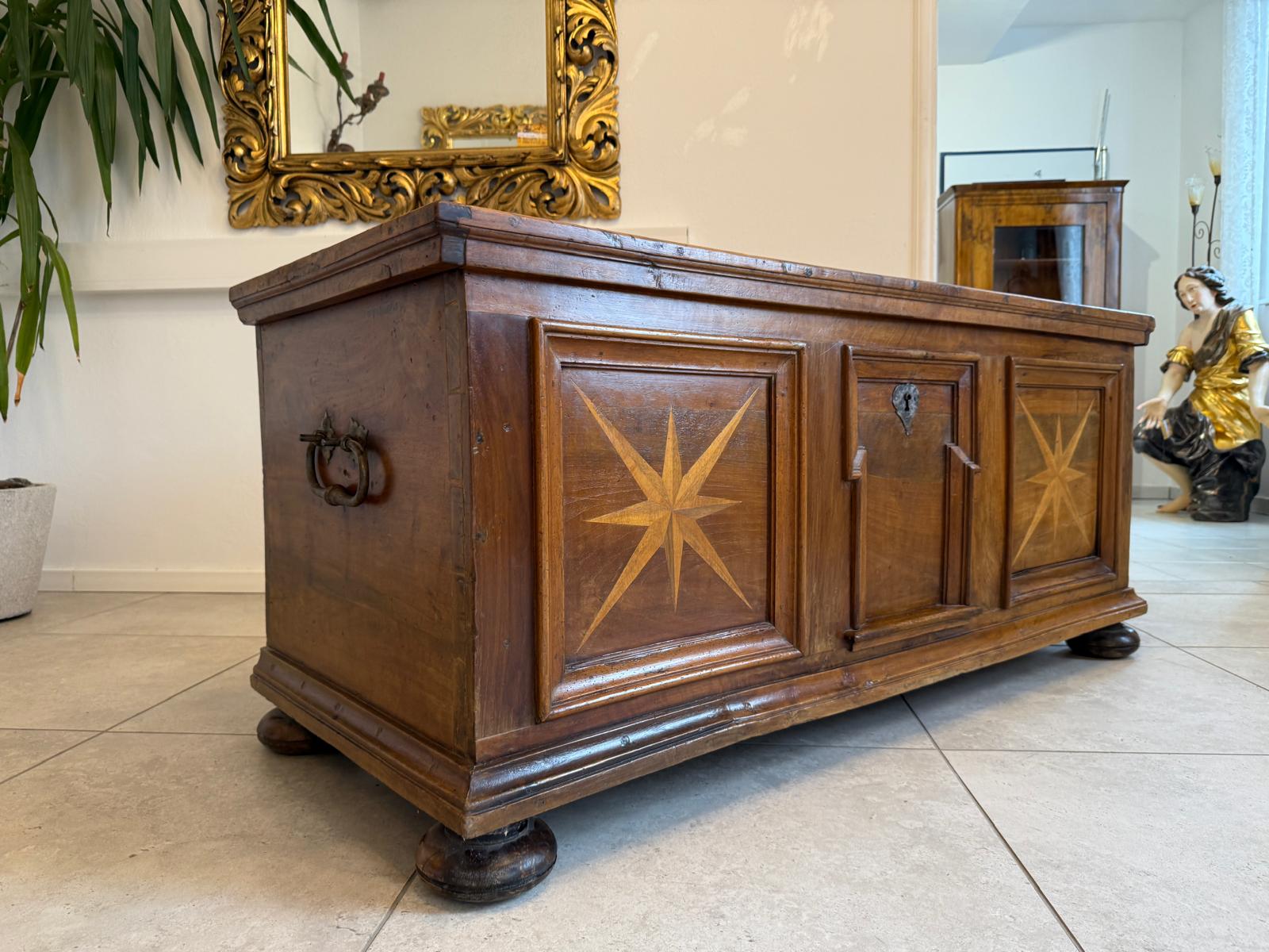 Authentische Barock Truhe Eisenbeschlagen Hartholz Antiquität G2222