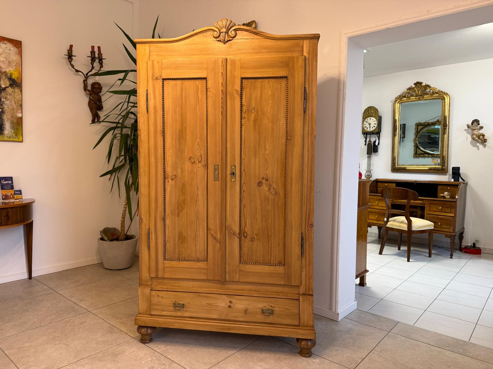 Originaler Restaurierter Bauernschrank Biedermeierschrank Hallenschrank G2257-1