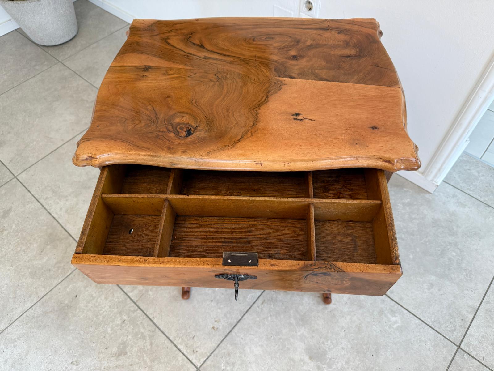 Sale Originales Biedermeier Tischerl Nähtischerl Beistelltisch G1796