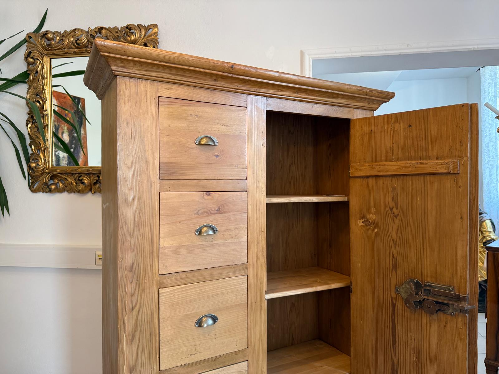 Bäuerlicher uriger Brotschrank Almerschrank Speiskasten Bauernkasten G2009