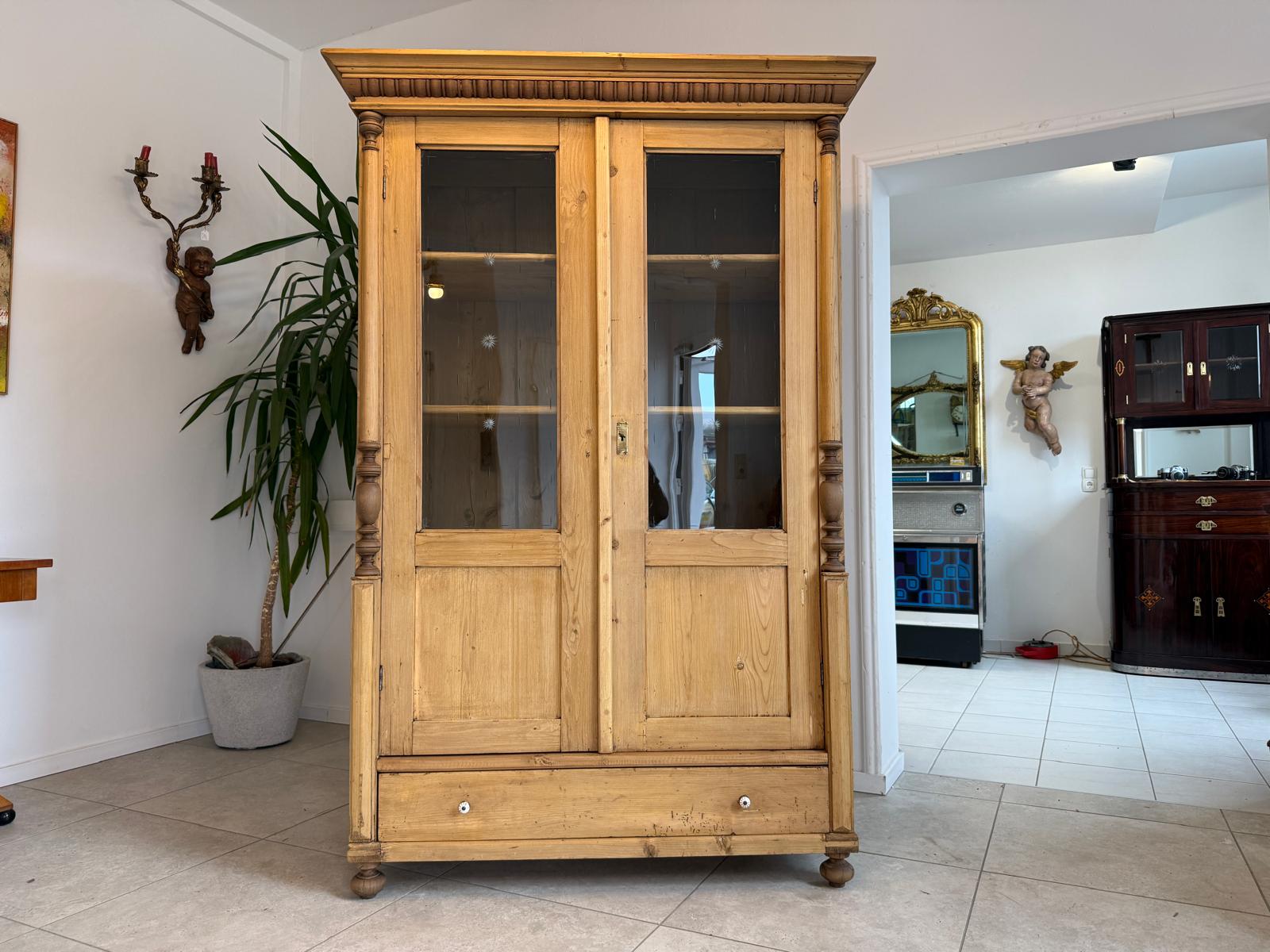 Vitrinenschrank aus der Epoche der Gründerzeit Bücherschrank D2287