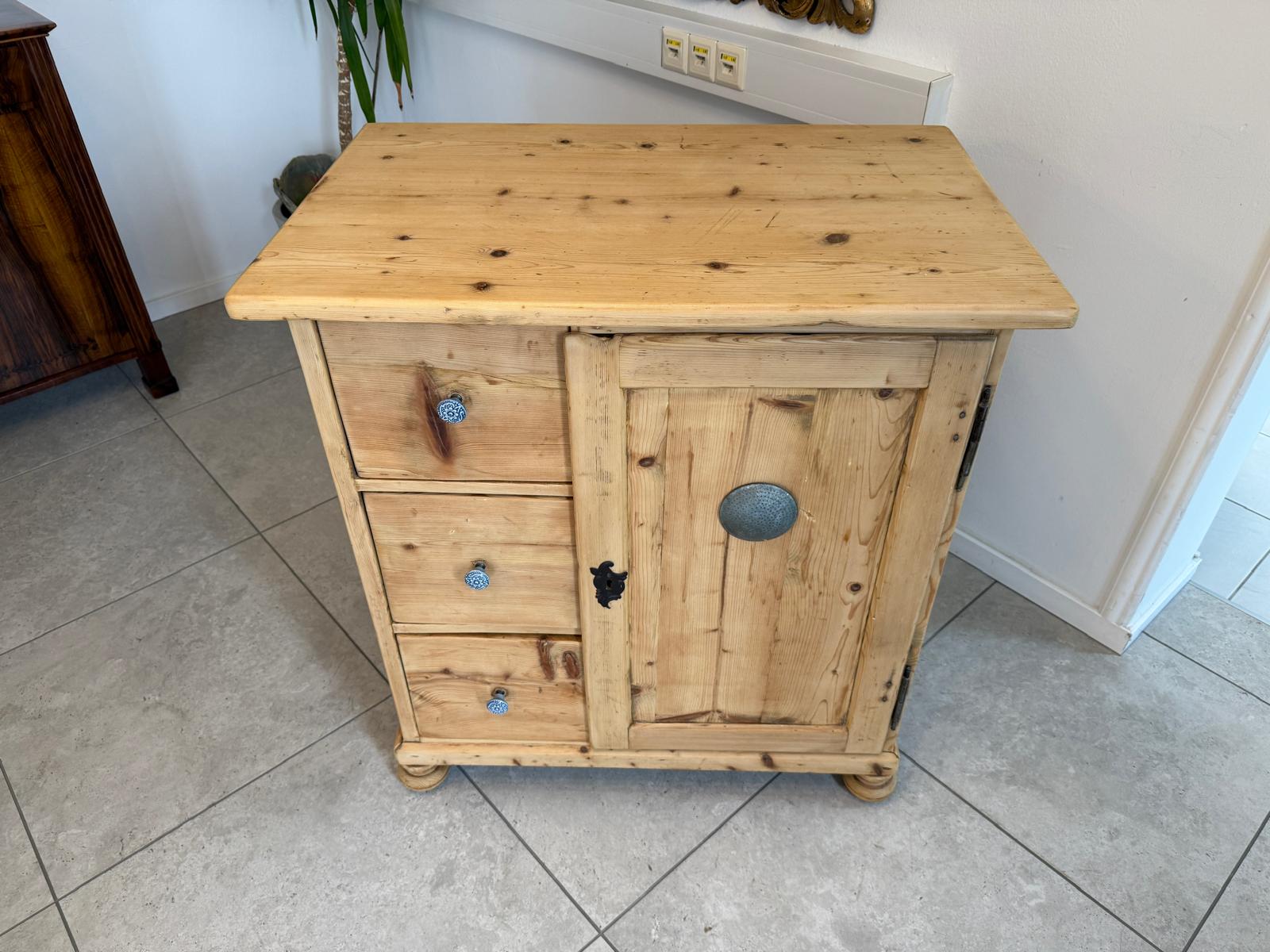 Brotschrank Almerschrank Speiskasten Bauernkasten Naturholzschrank  G2115