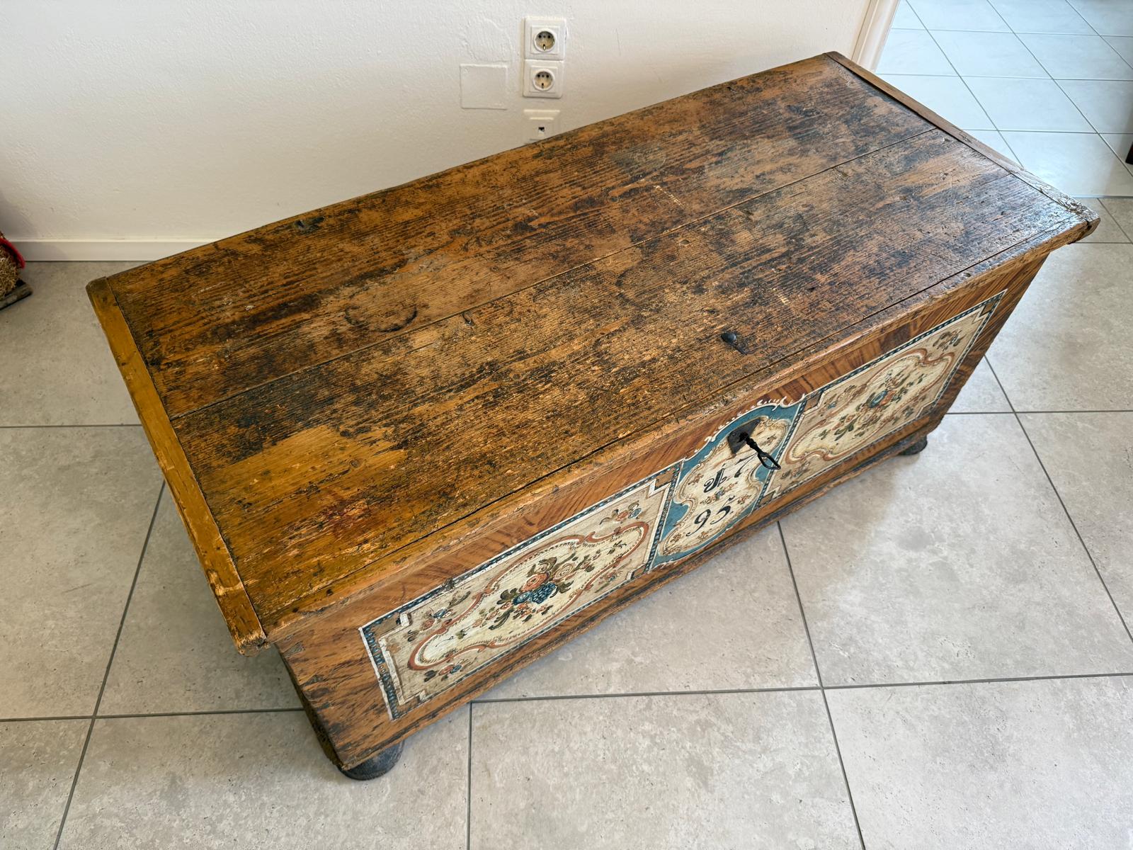 Urige handbemalte Tiroler Truhe Landhaustruhe Bauerntruhe G2342