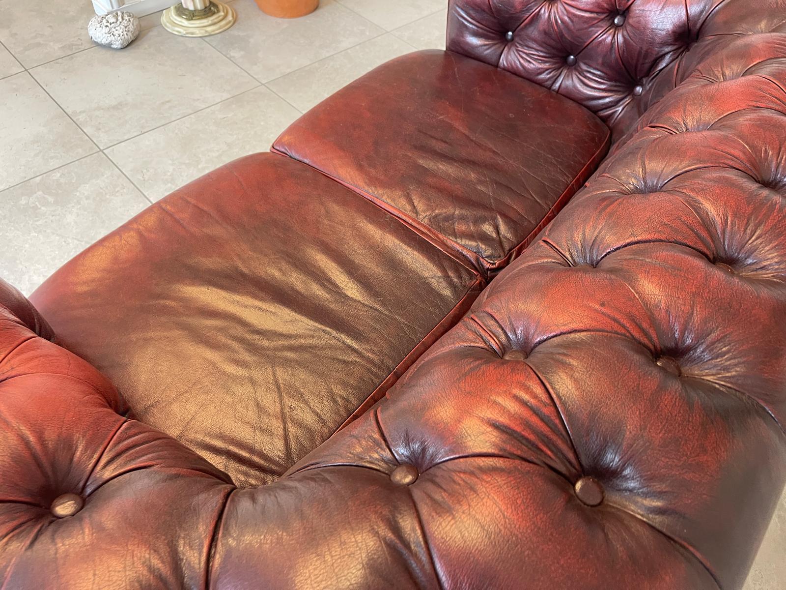 Chesterfield 2er Clubsofa Diwan Couch Oxblood Kultstück G1523