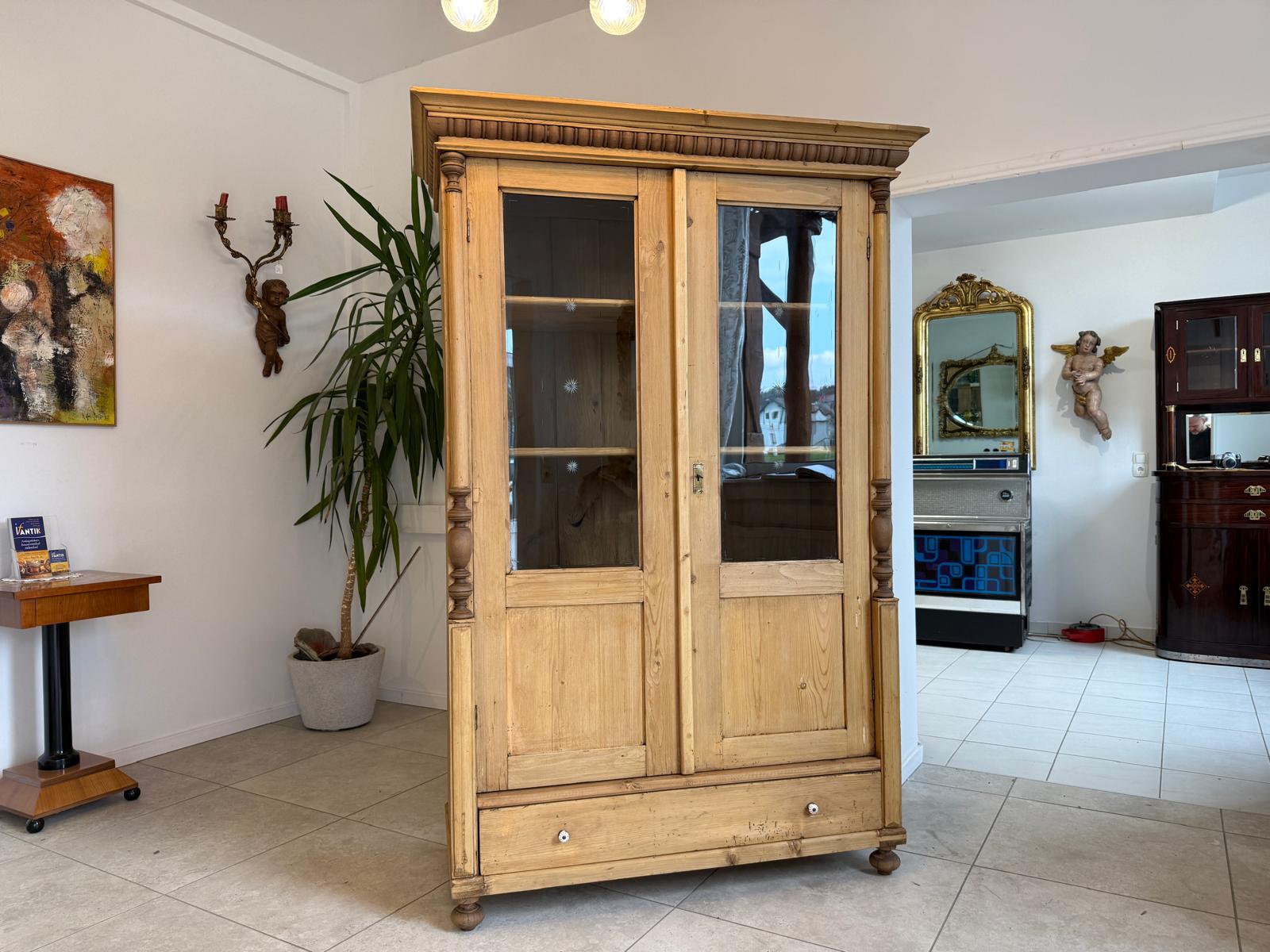 Vitrinenschrank aus der Epoche der Gründerzeit Bücherschrank D2287