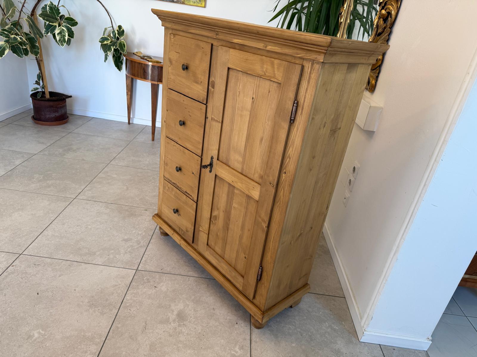 Brotschrank Almerschrank Speiskasten Bauernkasten Naturholzschrank G2182-1