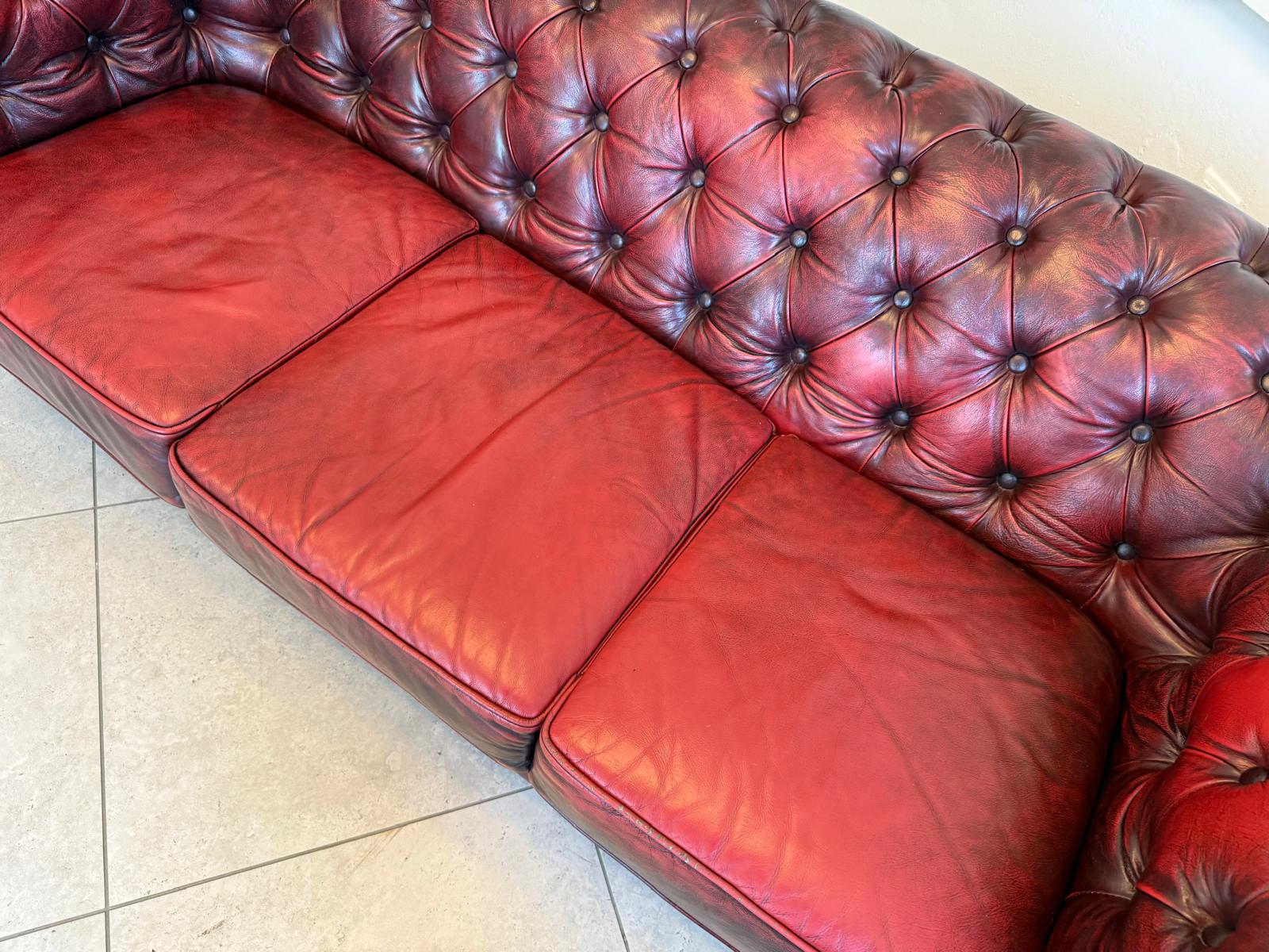 Chesterfield 3er Clubsofa Diwan Couch Oxblood Kultmöbel G2090