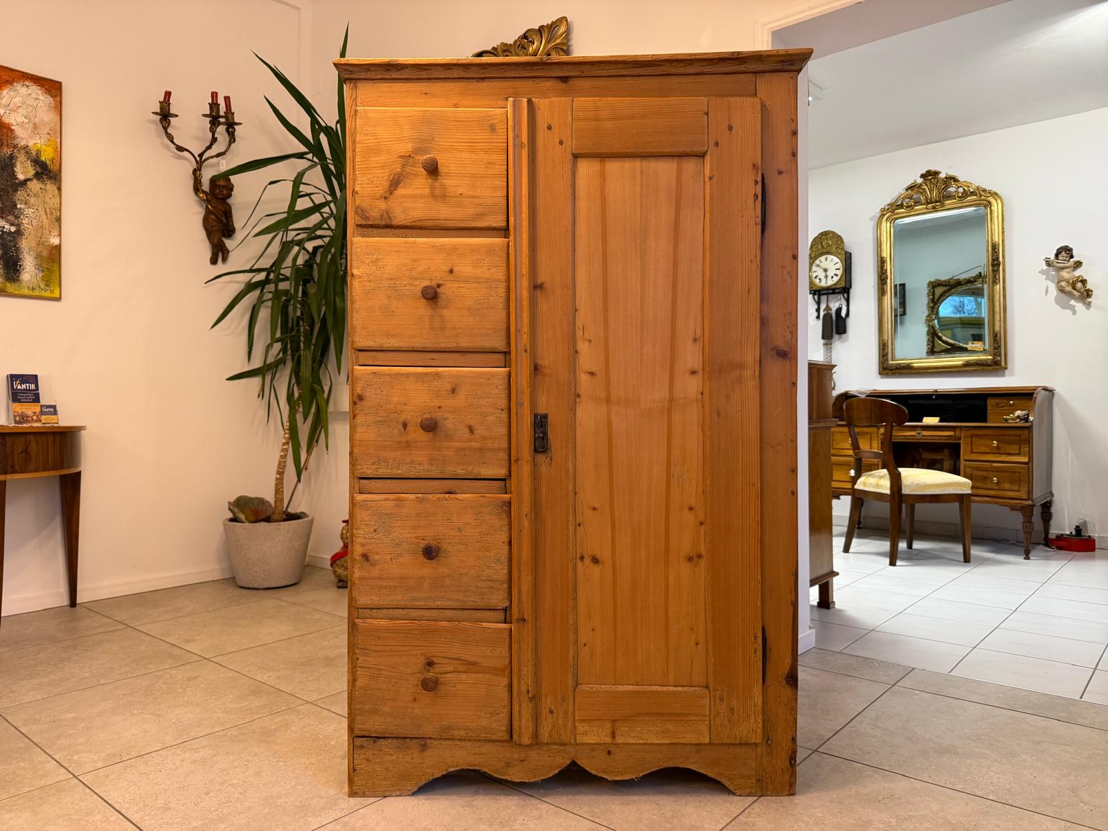 Uriger Biedermeier Brotschrank Almerschrank Speiskasten Bauernkasten G2328