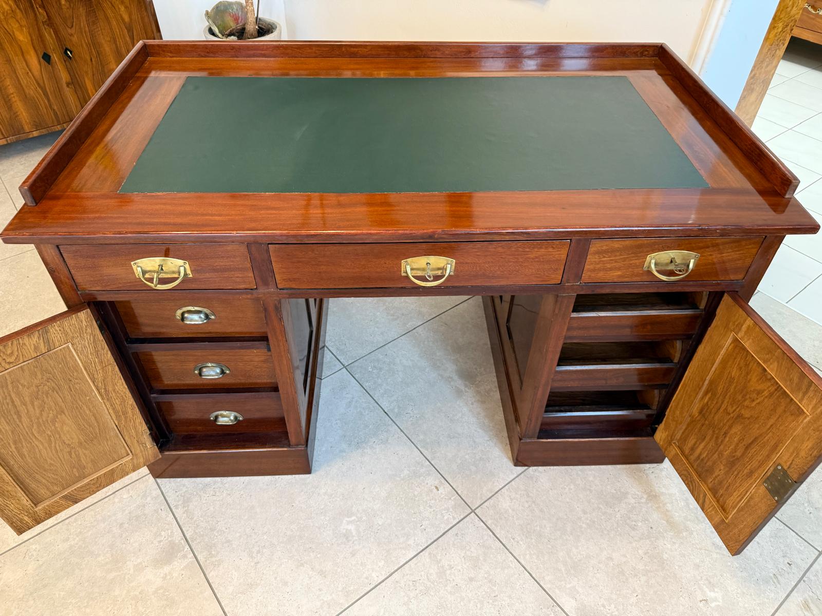 Altrestaurierter Jugendstil Schreibtisch Sekretär Freisteher G1878
