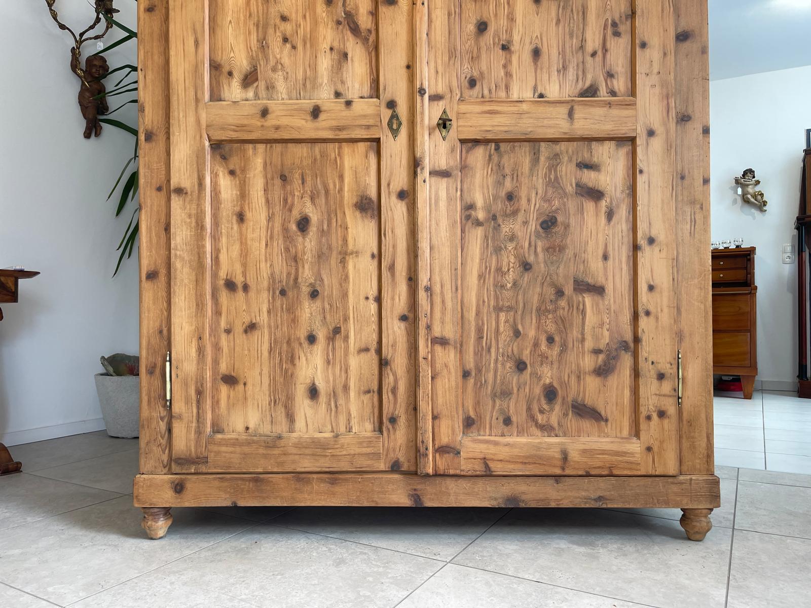 Antiker Biedermeier Zirbenholz Schrank Kasten Bauernschrank G1699