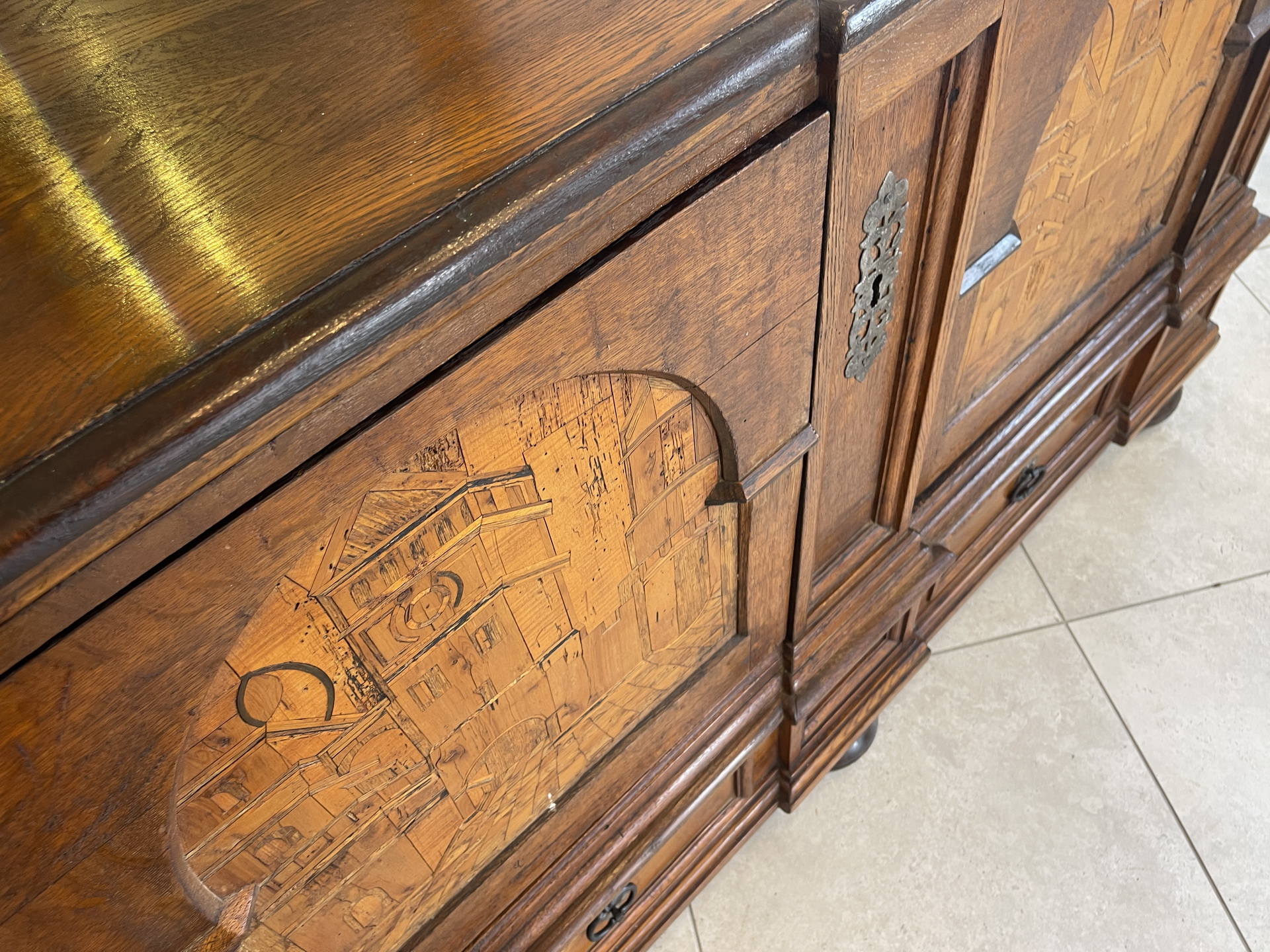 Chesterfield-25 Antike Biedermeier Bauerntruhe aus Naturholz im Originalzustand A4549