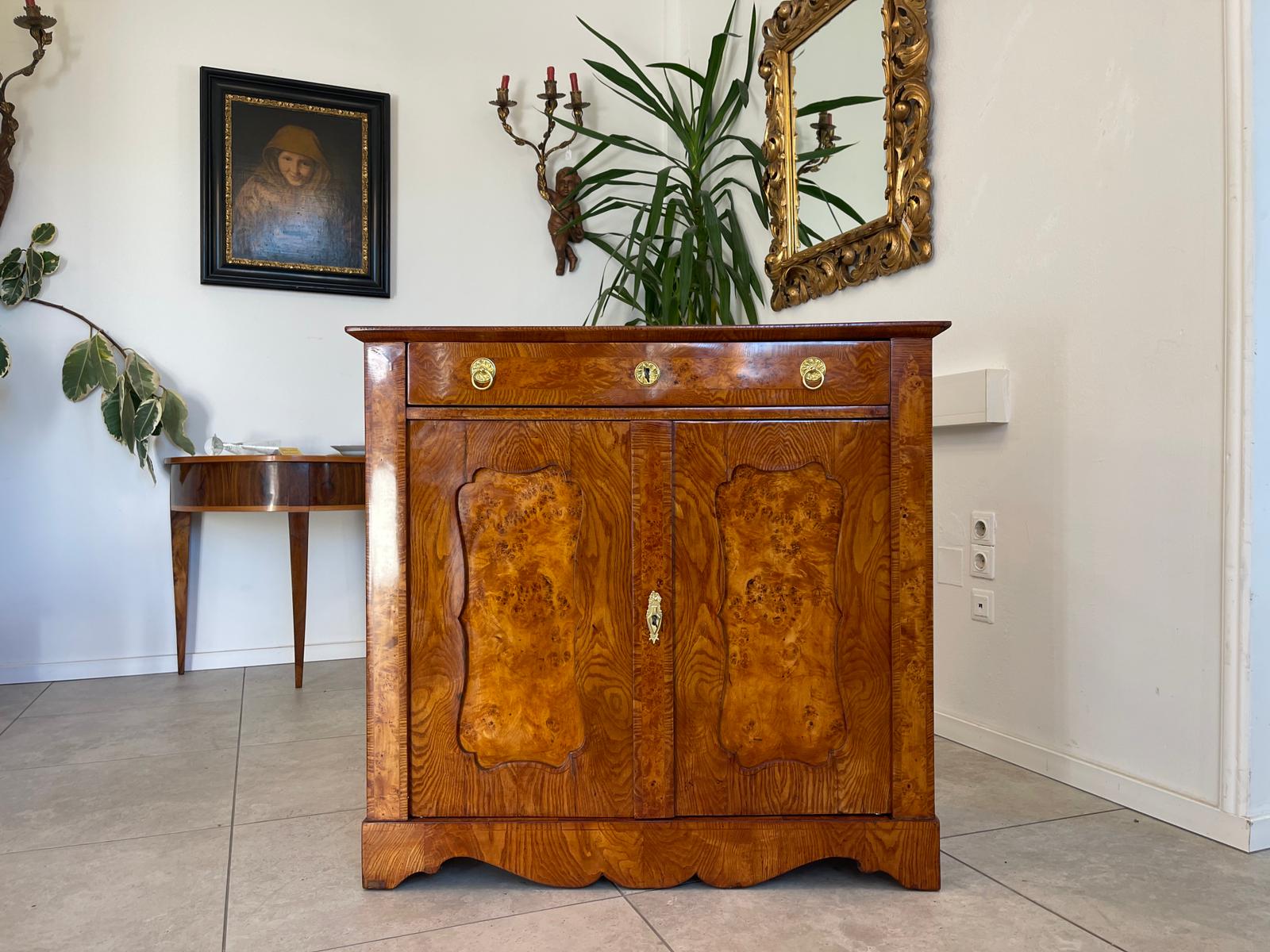 Sale Restaurierte Biedermeier Kommode Eschenholz A5497