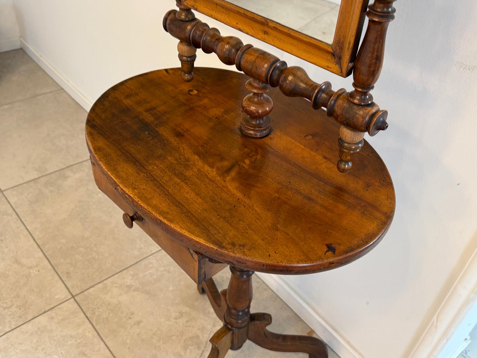 Originales Gründerzeit Schminktischerl Nussholz Antiquität aus Österreich D1056