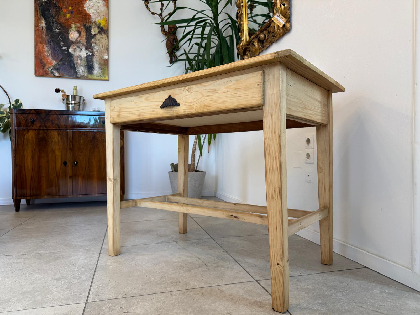 Bäuerliches Jugendstil Tischerl Beistelltisch Bauerntisch G2028