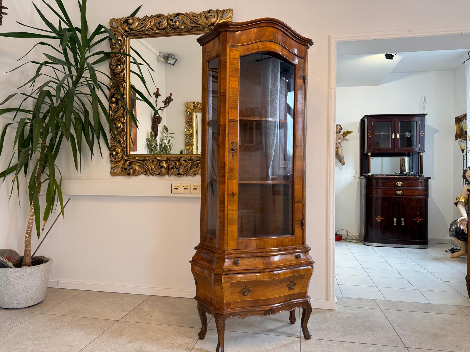Barockstil Vitrine Intarsiert Nussholz Bücherschrank Stilschrank D1153