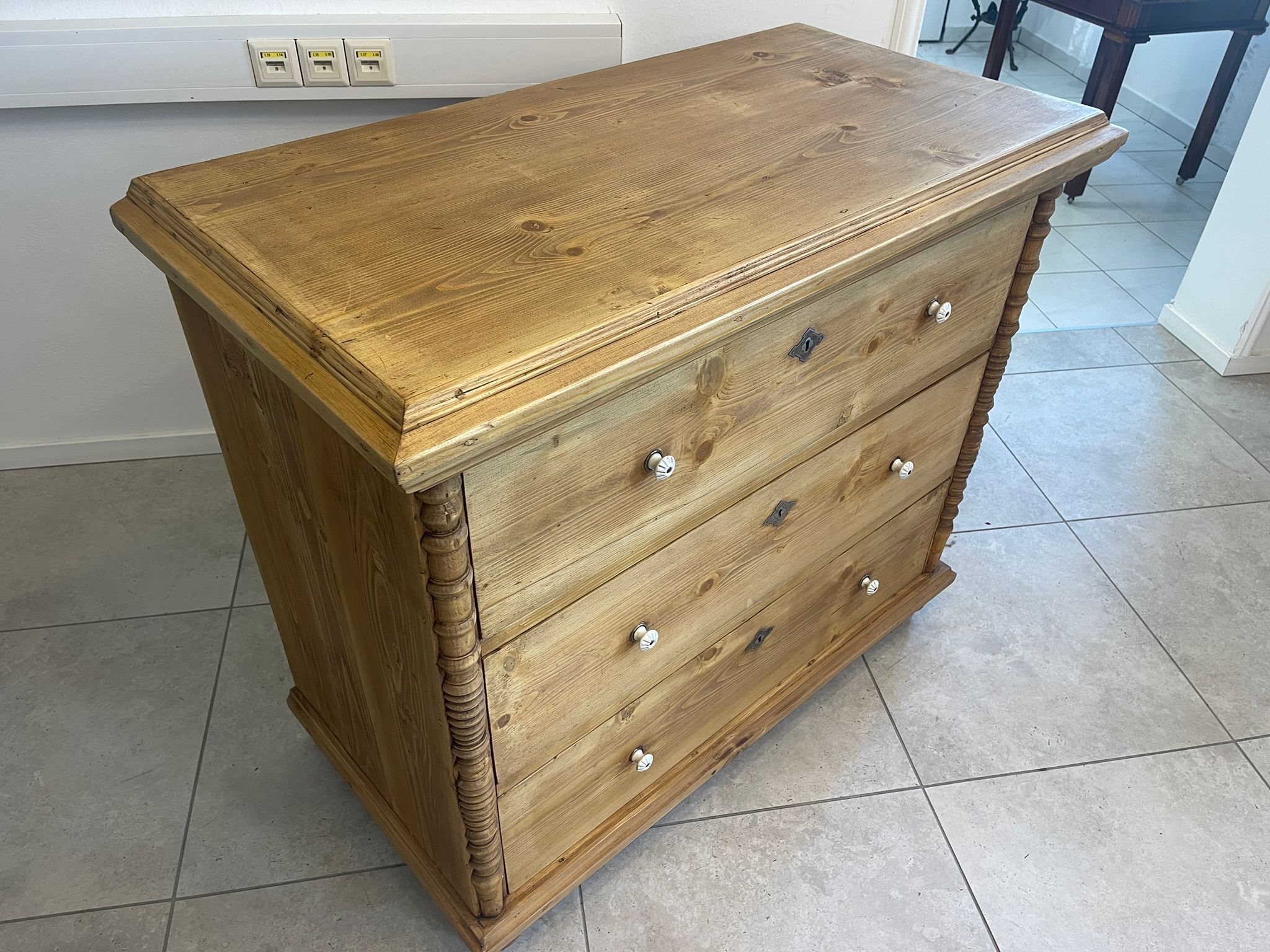d9c889e0-7a09-4e0e-9cef-887e86bb9ce9 Restaurierte Biedermeier Kommode 3 Laden - Biedermaier Möbel A4857
