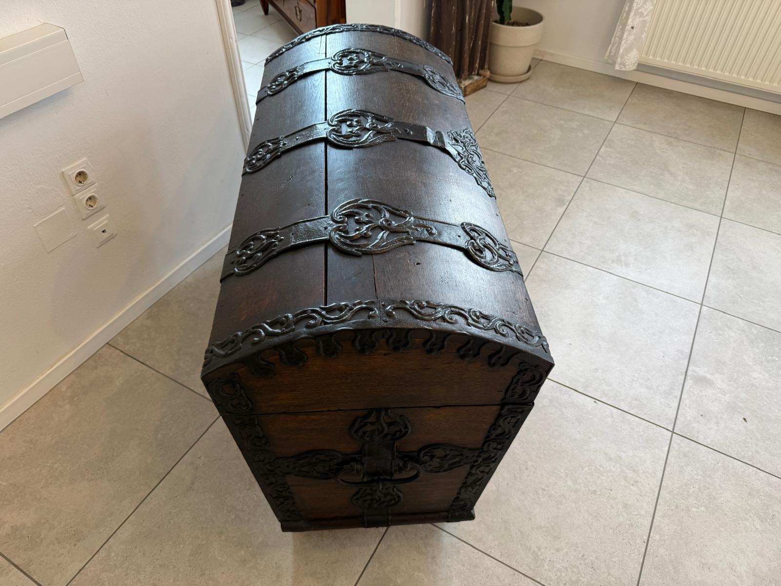 Urige Barocktruhe Tiroler Truhe Landhaustruhe Bauerntruhe D2434